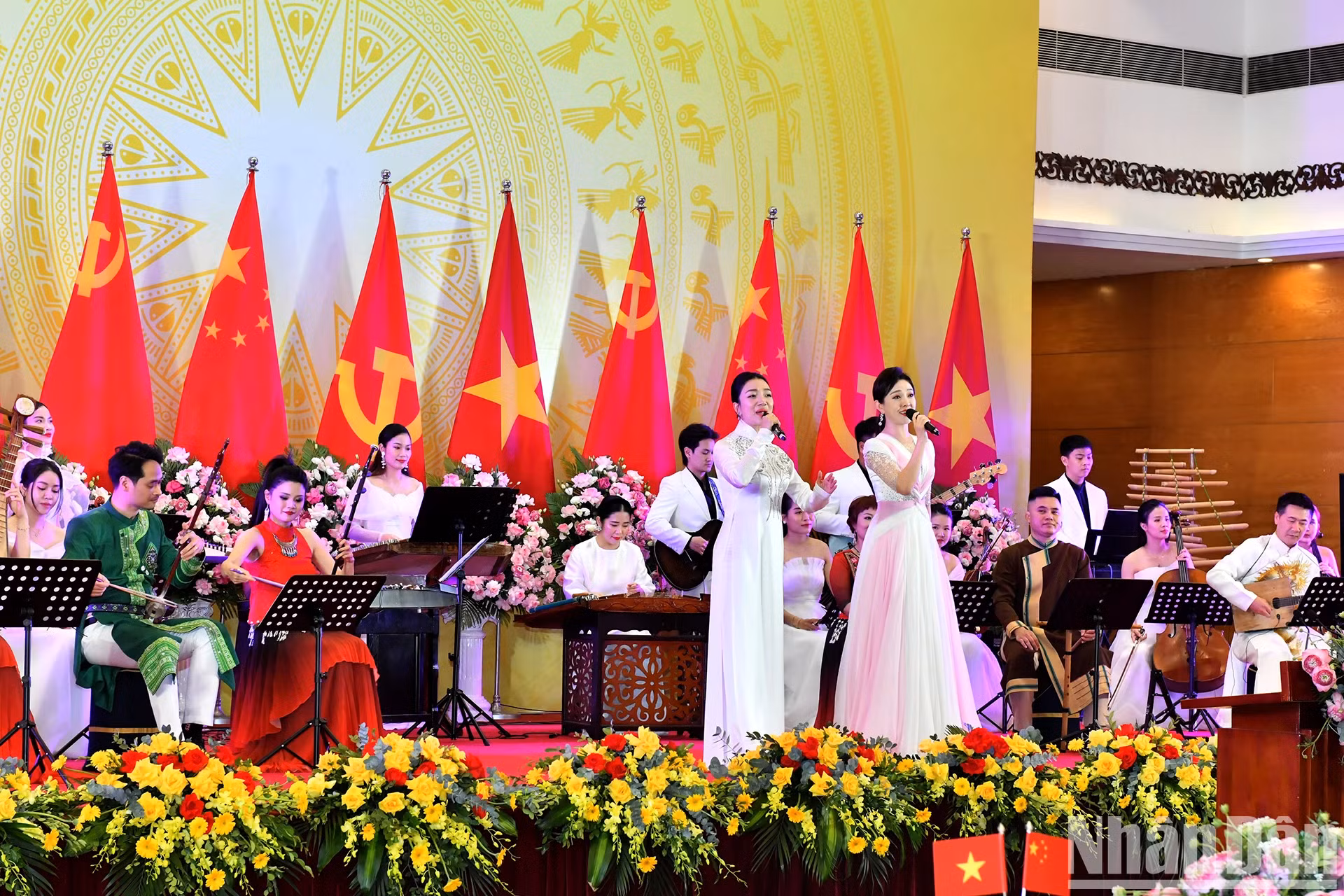 宴会上的文艺表演节目。