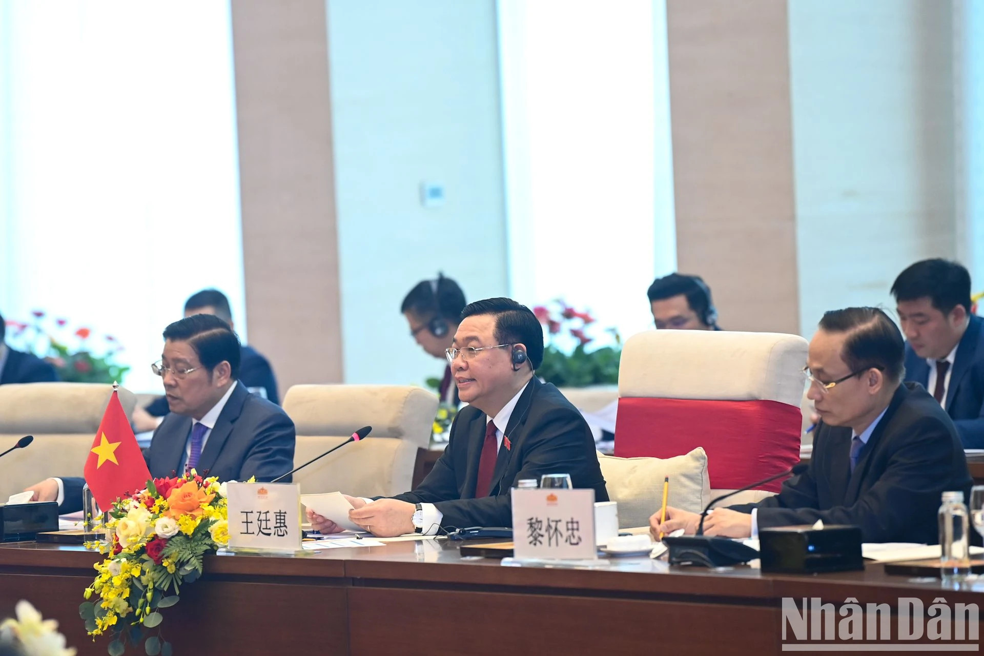 国会主席王廷惠在会见中发表讲话。 国会主席王廷惠在会见中发表讲话。