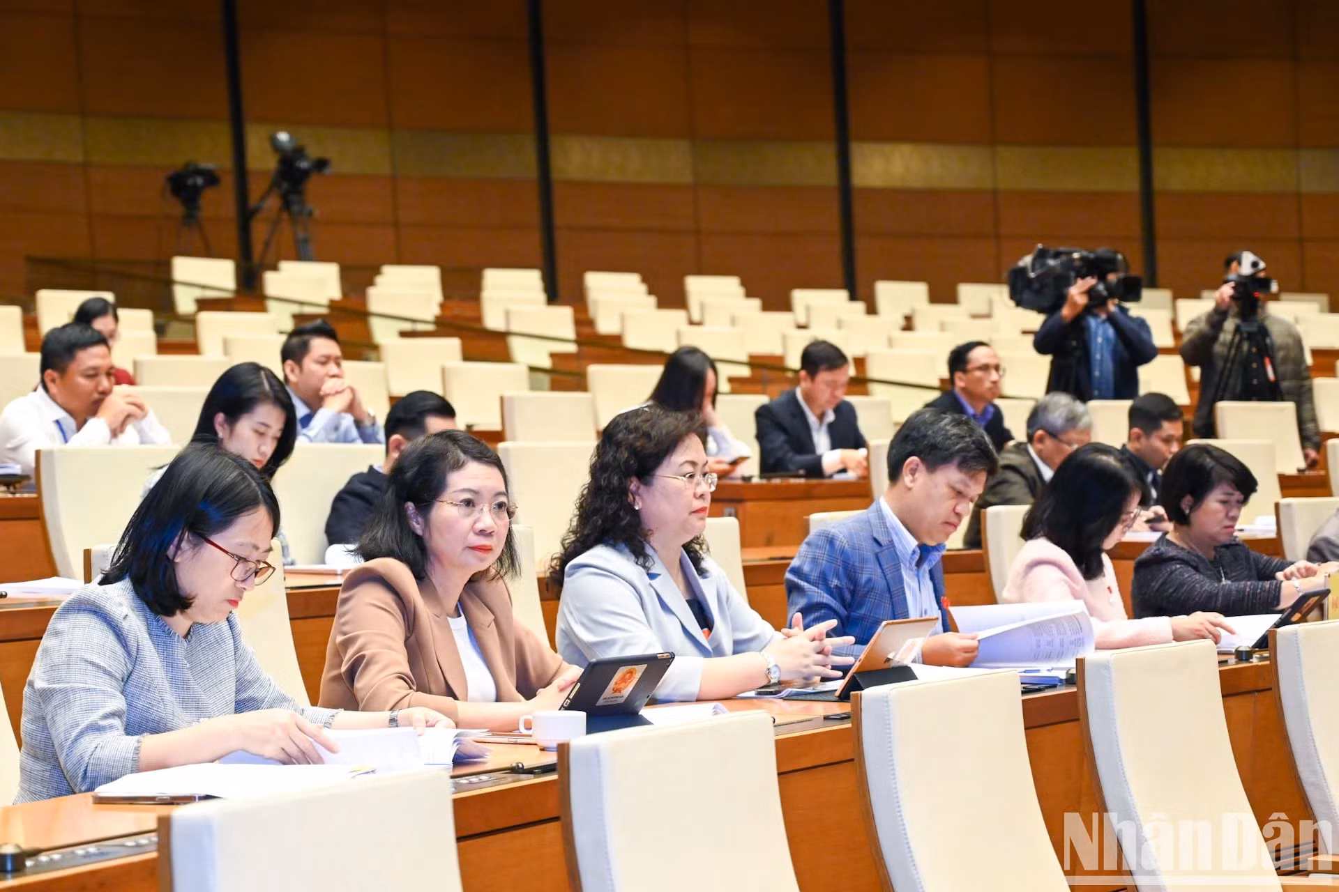 代表们在延鸿会堂出席会议。