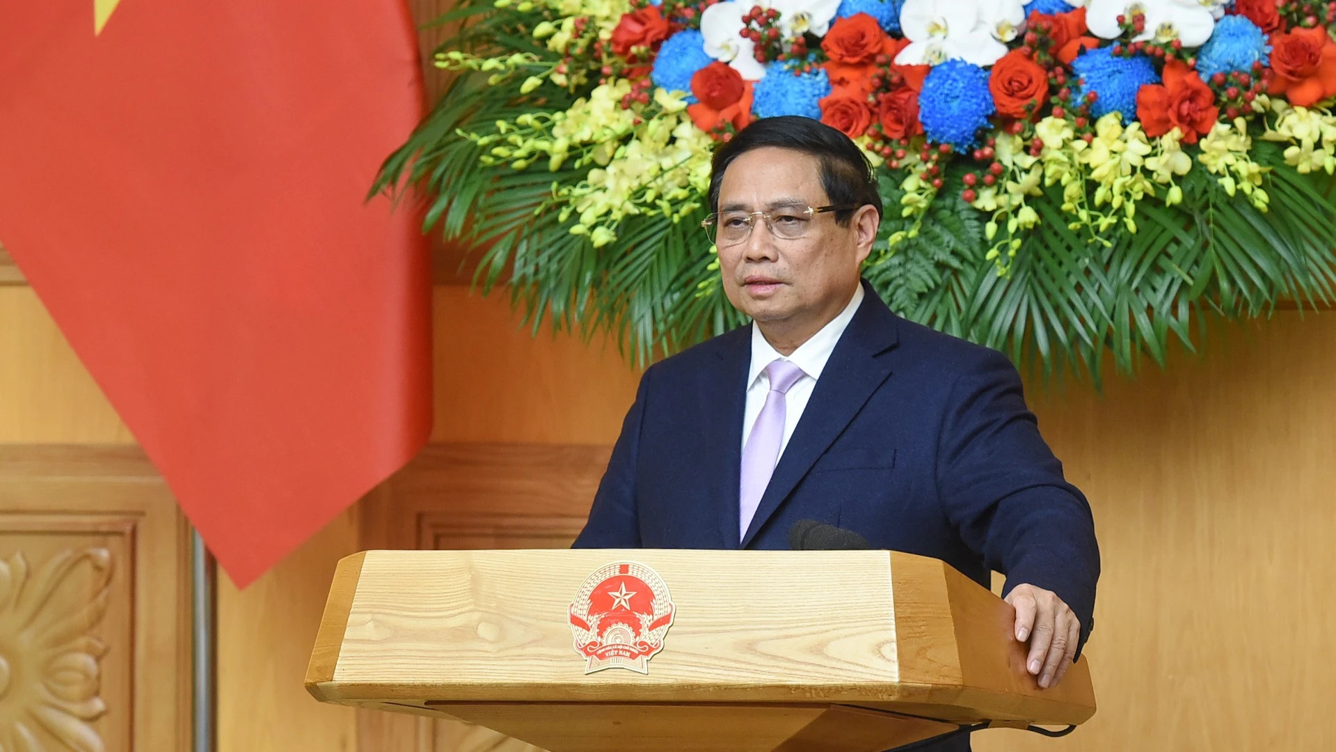 范明正总理发表讲话。