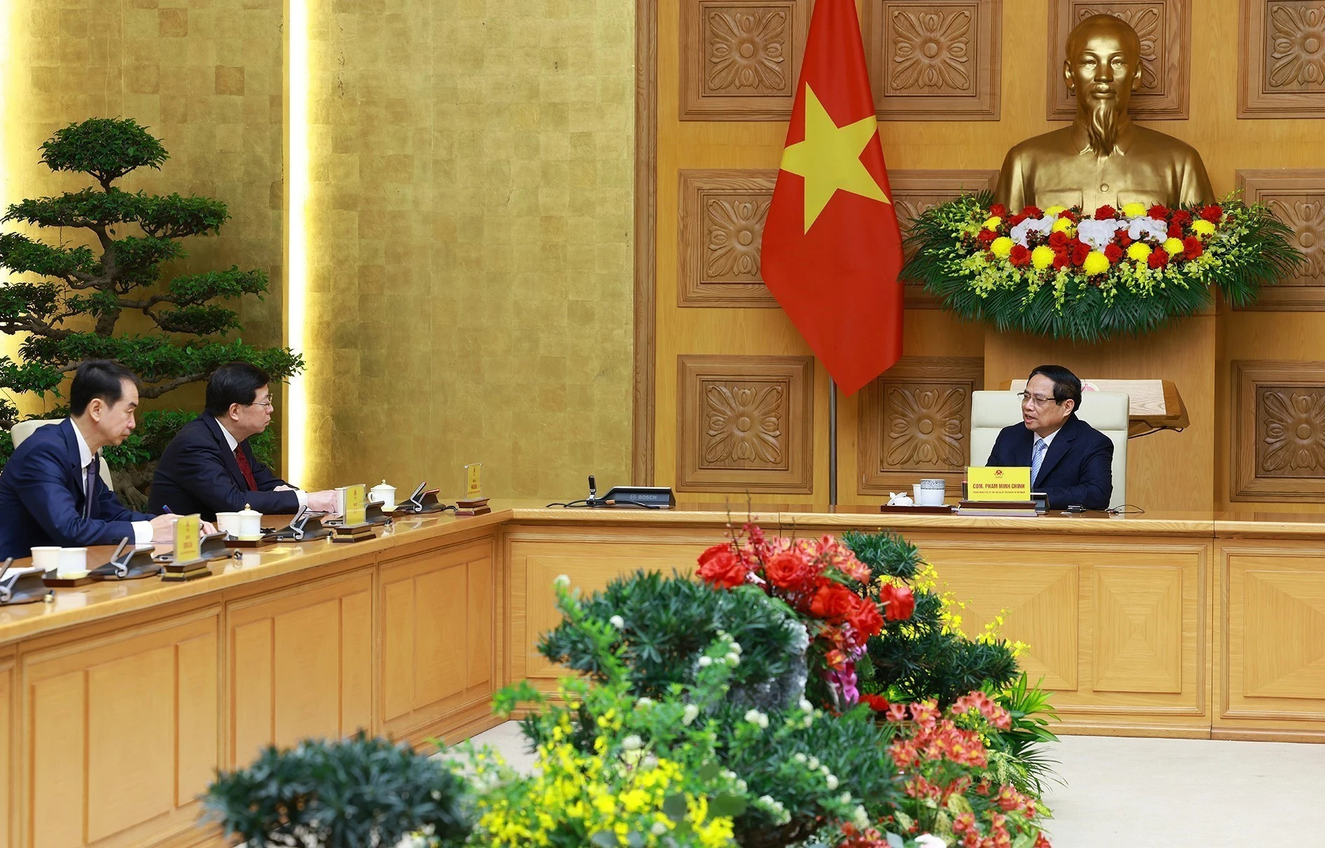 范明正总理会见中国清华大学党委书记邱勇。