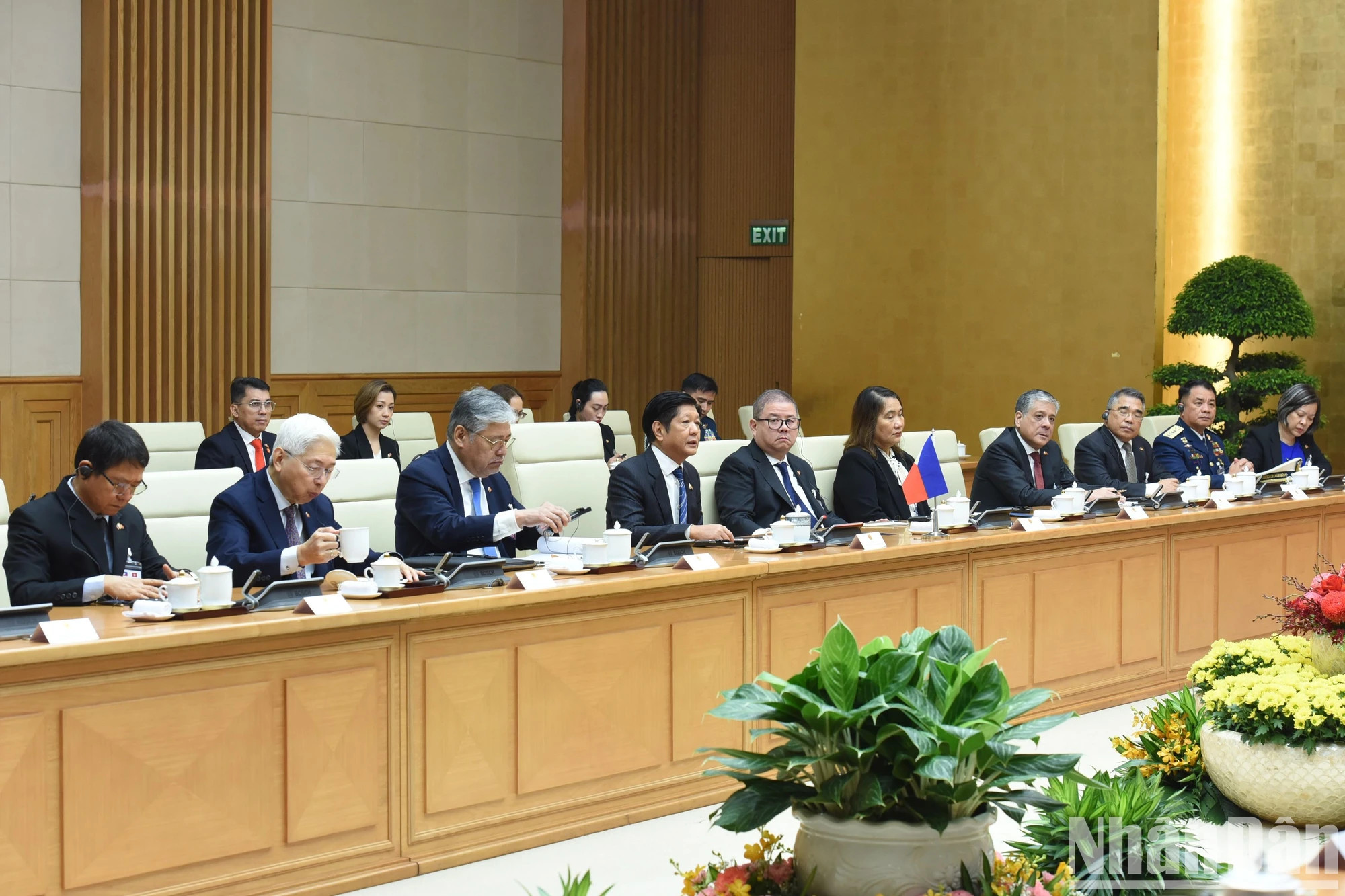 出席会见的菲律宾代表团。 出席会见的菲律宾代表团。