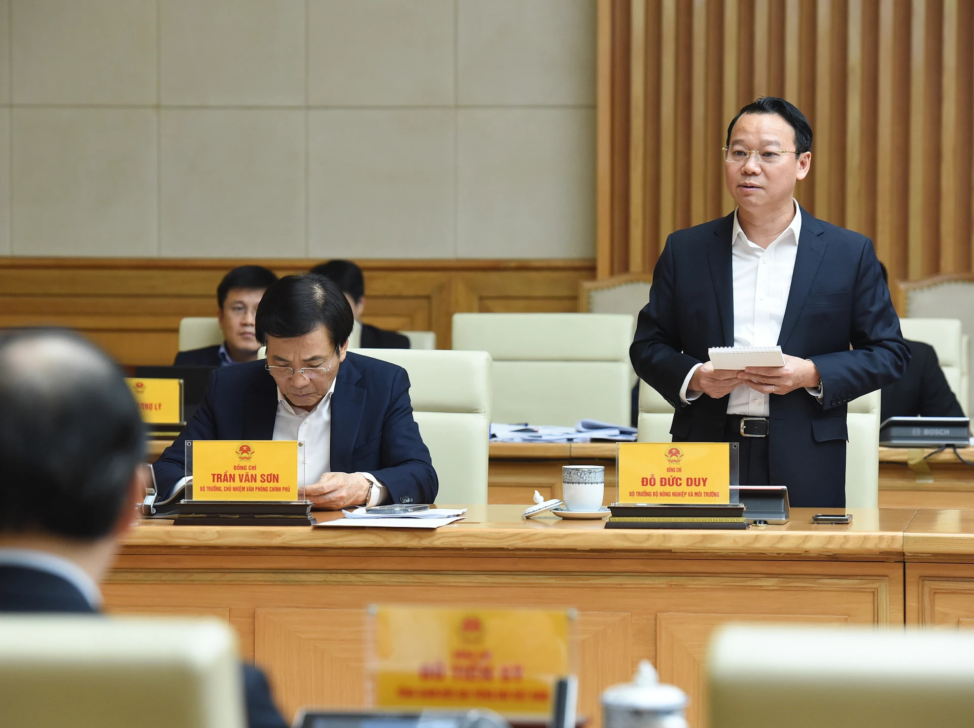 农业与环境部部长杜德维发表讲话。