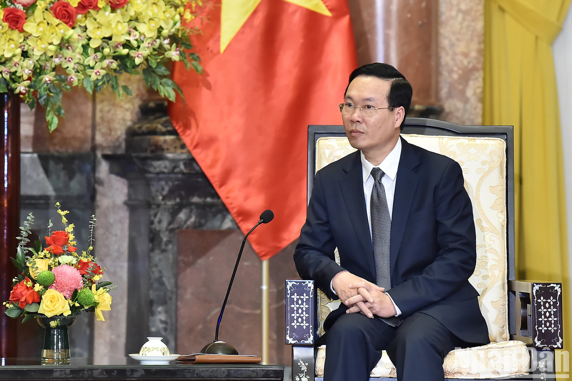 武文赏主席在会见中发表讲话。