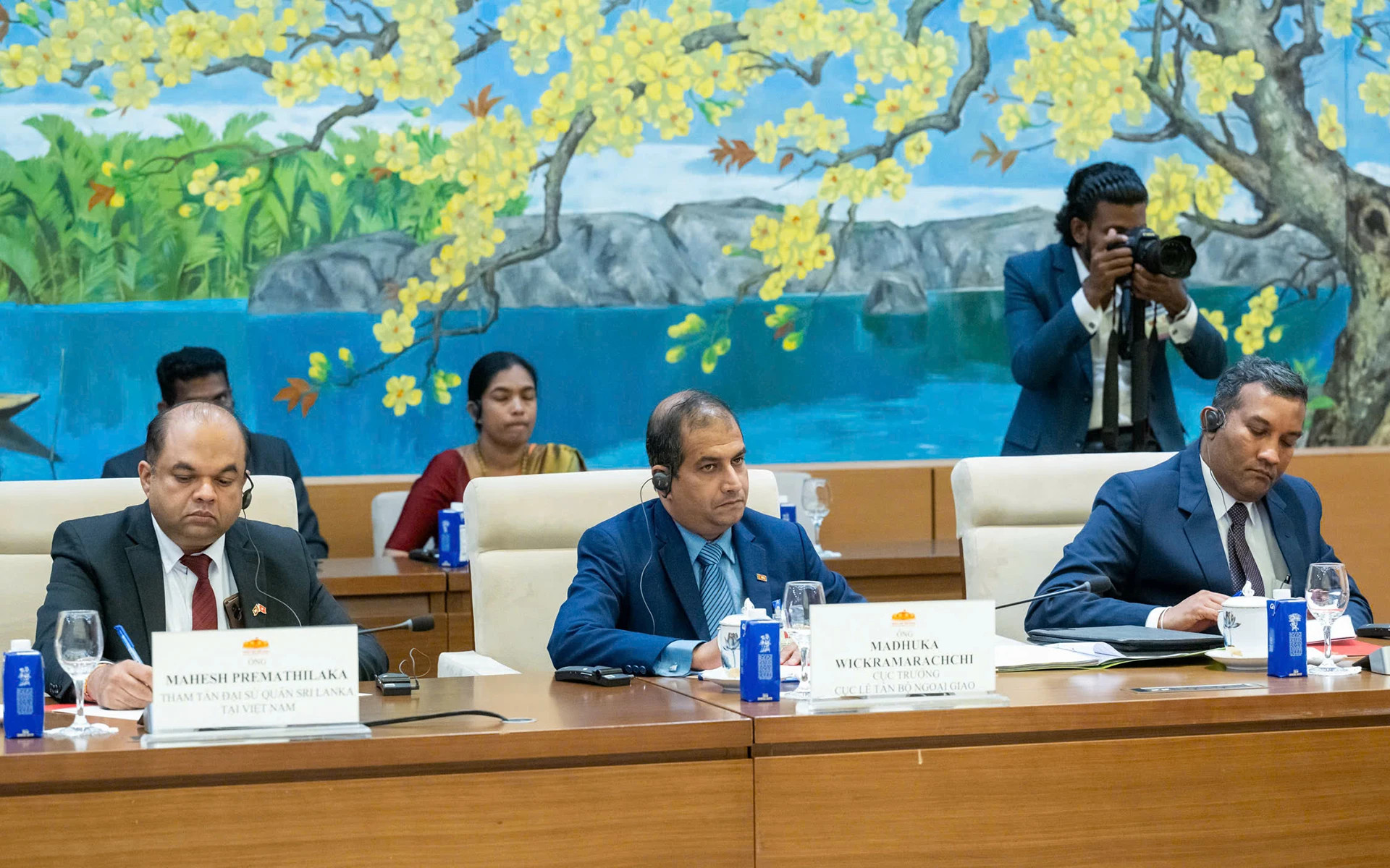 出席会见的斯里兰卡代表团。