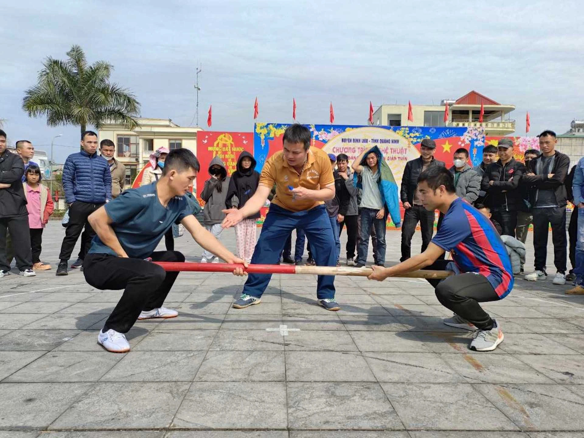 平辽县经常举办文化体育活动,促进该县各民族团结情谊。 平辽县经常举办文化体育活动,促进该县各民族团结情谊。