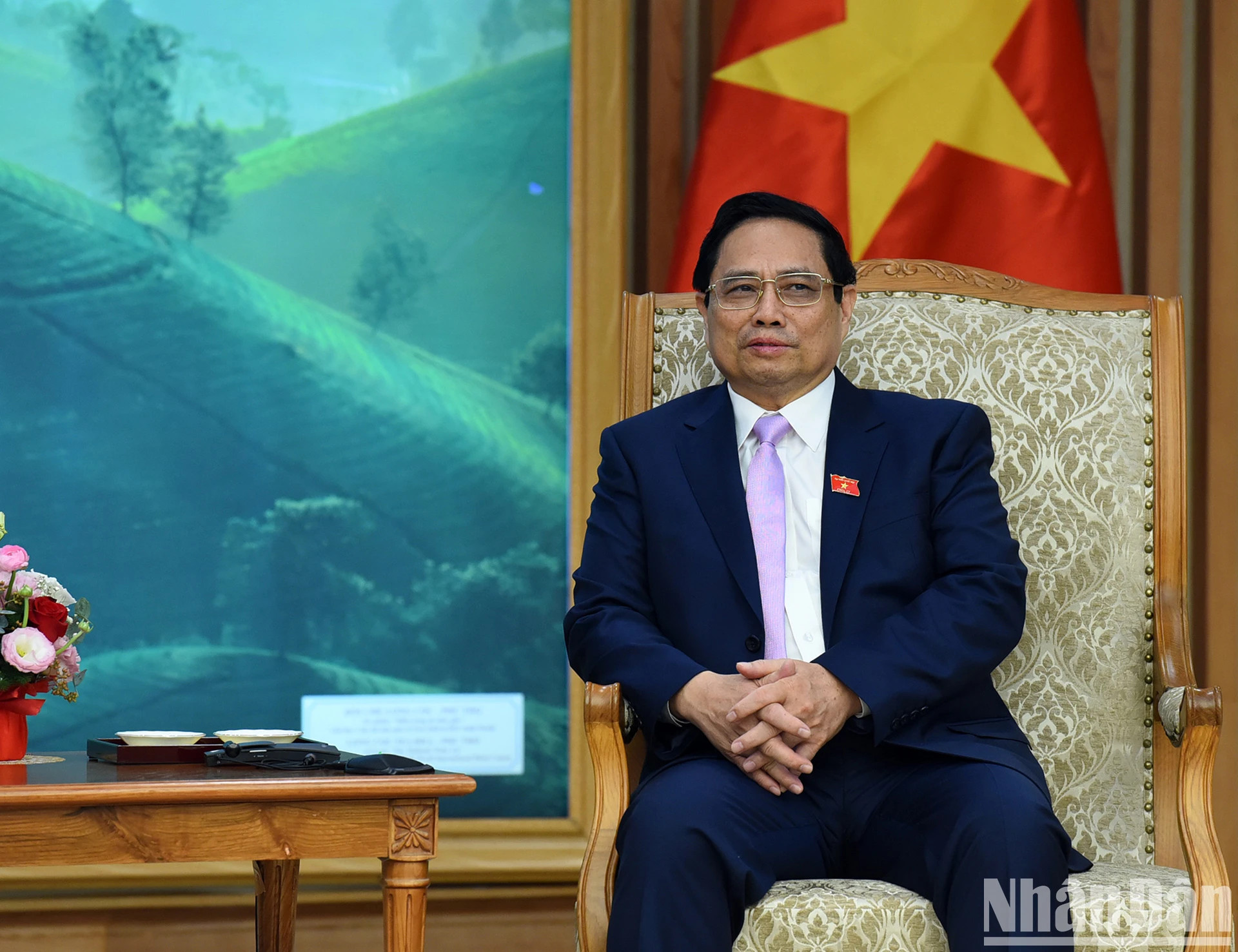 范明正总理在会见中发表讲话。