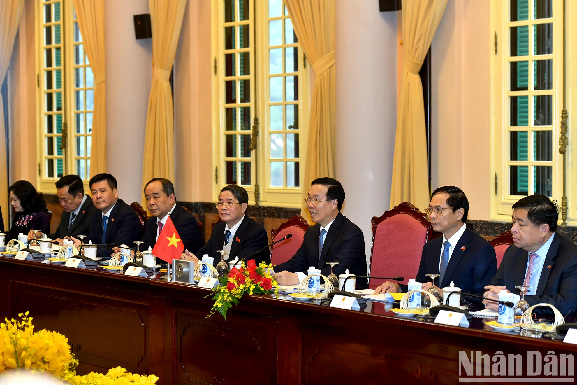 出席会谈的越方代表团。 出席会谈的越方代表团。