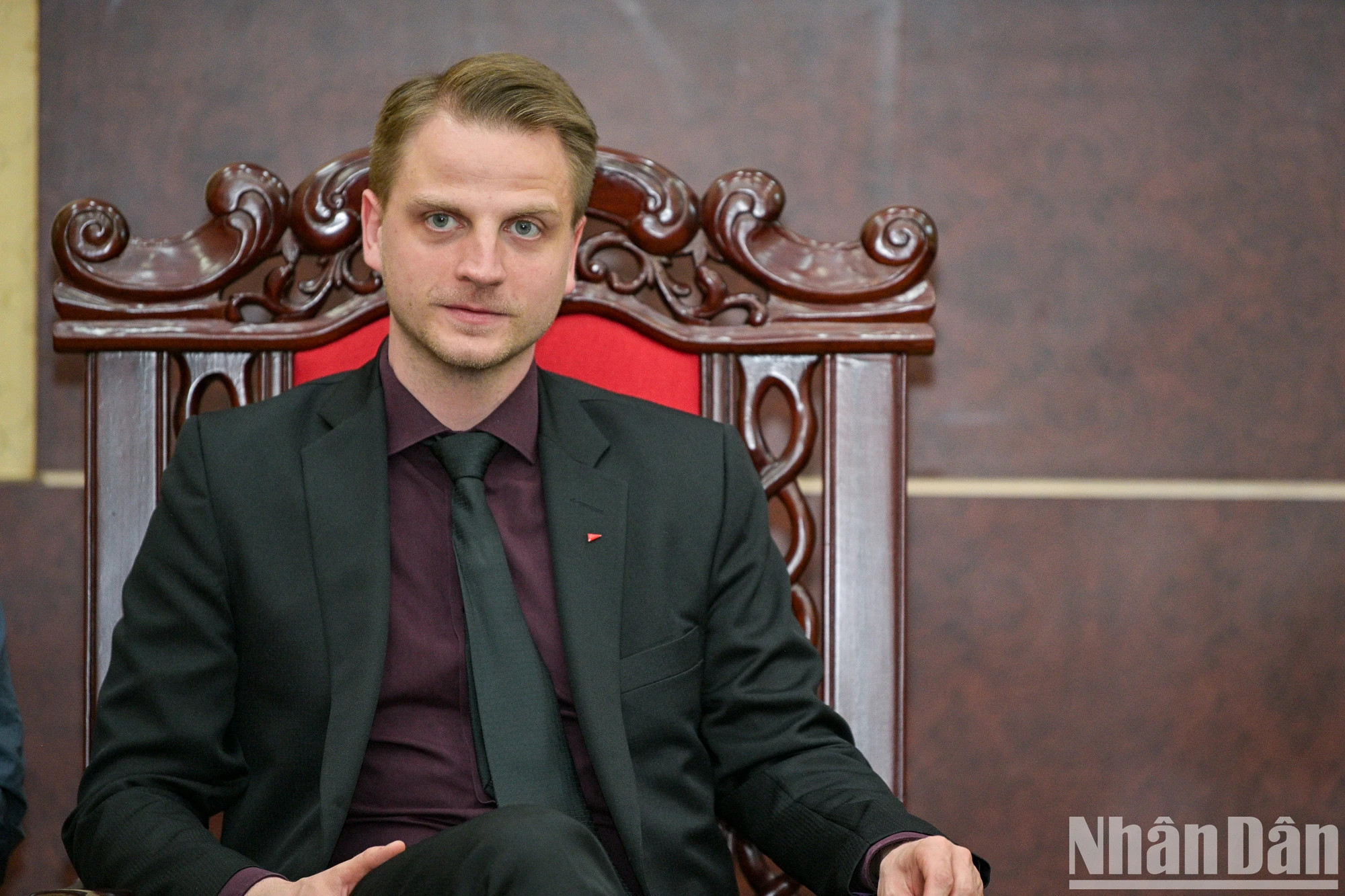 德国左翼党副主席、柏林左翼党委员会主席马克西米利安·席尔默出席会见。