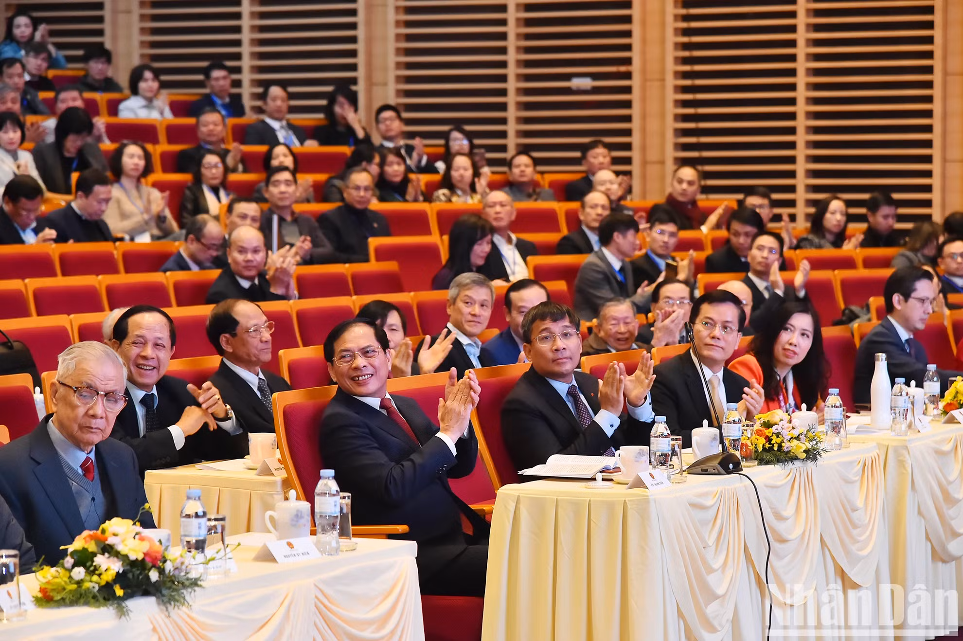 与会代表。 与会代表。