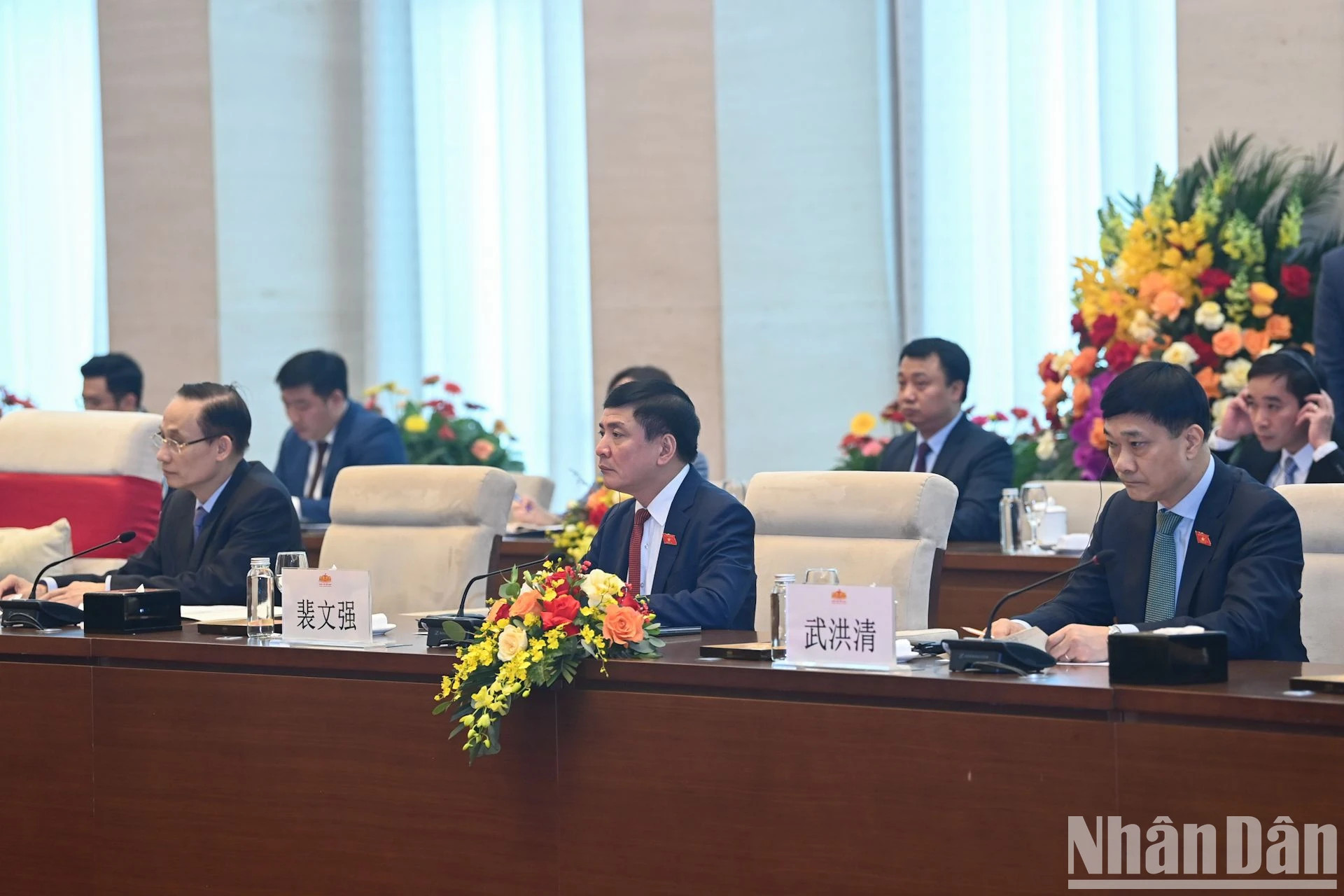 越南代表出席会见。 越南代表出席会见。