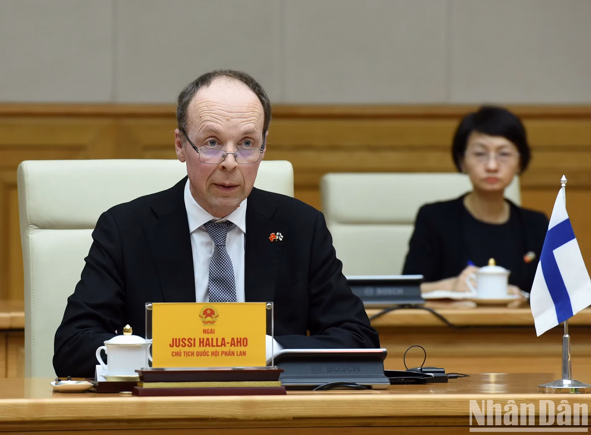 芬兰议会议长尤西·哈拉阿霍发表讲话。