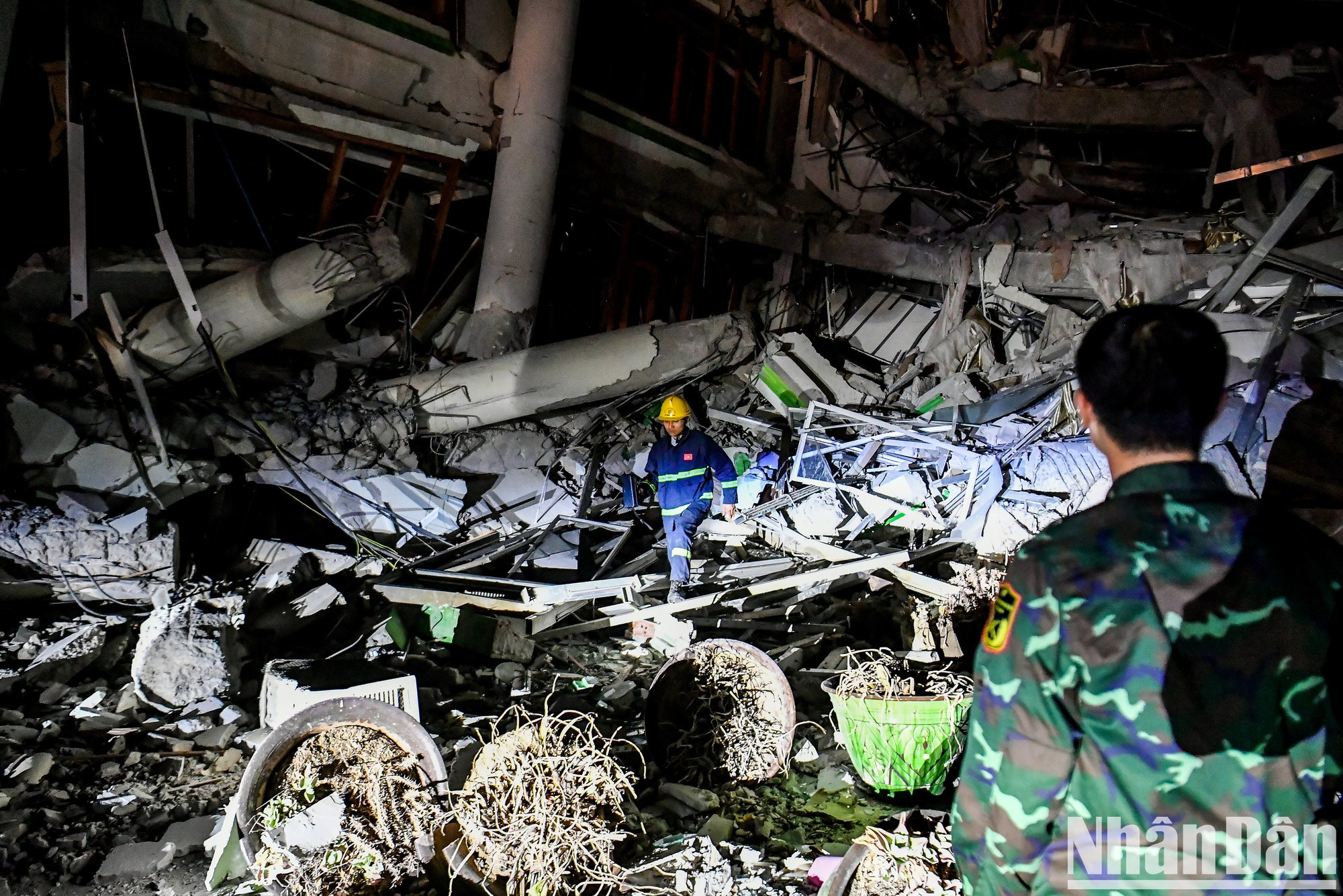 越南人民军派部队参加缅甸抗震救灾工作为弘扬高尚的国际精神、民族优良传统和‘胡伯伯部队’品质作出了贡献,对越缅关系具有特别重大的意义,有助于缅甸人民共渡当前困难。 越南人民军派部队参加缅甸抗震救灾工作为弘扬高尚的国际精神、民族优良传统和‘胡伯伯部队’品质作出了贡献,对越缅关系具有特别重大的意义,有助于缅甸人民共渡当前困难。