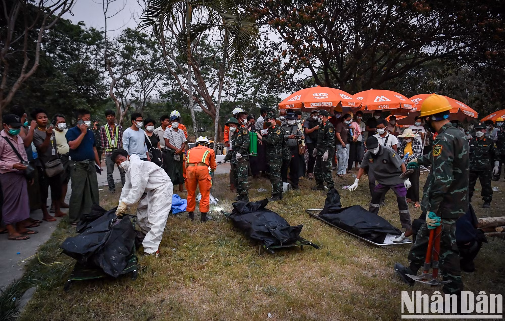 越南代表团是来到首都内比都的外国救援代表团中找到遇难者遗体最多、活动最有意义的代表团。 越南代表团是来到首都内比都的外国救援代表团中找到遇难者遗体最多、活动最有意义的代表团。