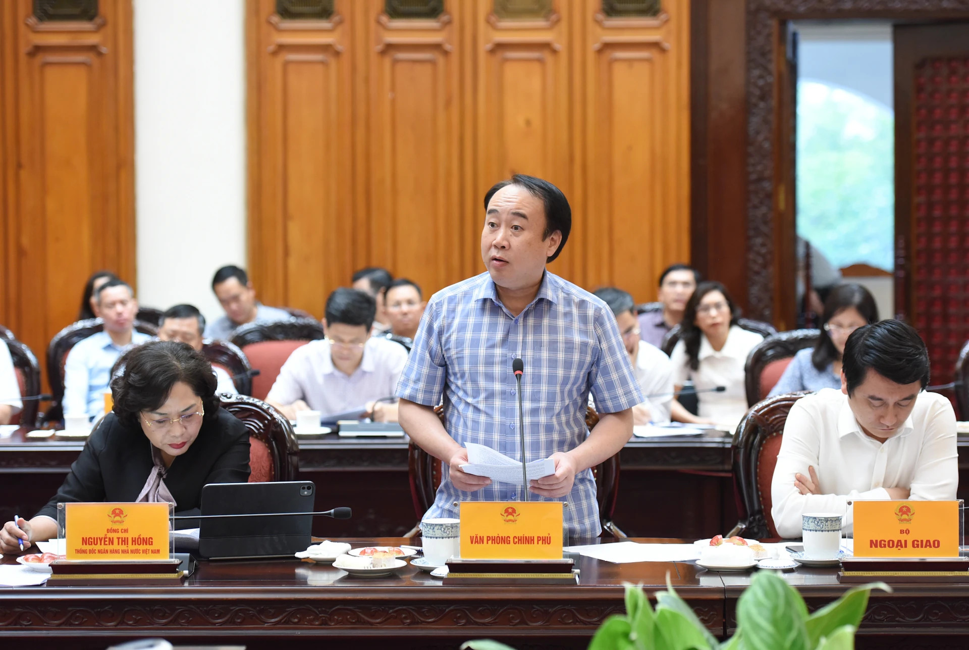 政府办公厅副主任阮士侠发表讲话。