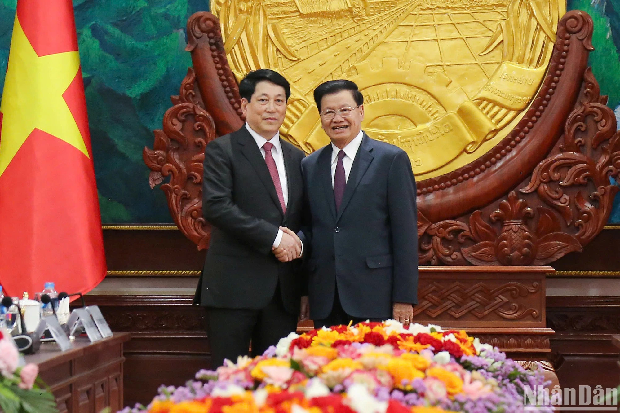 越南国家主席梁强和老挝人民革命党中央总书记、老挝国家主席通伦·西苏里。