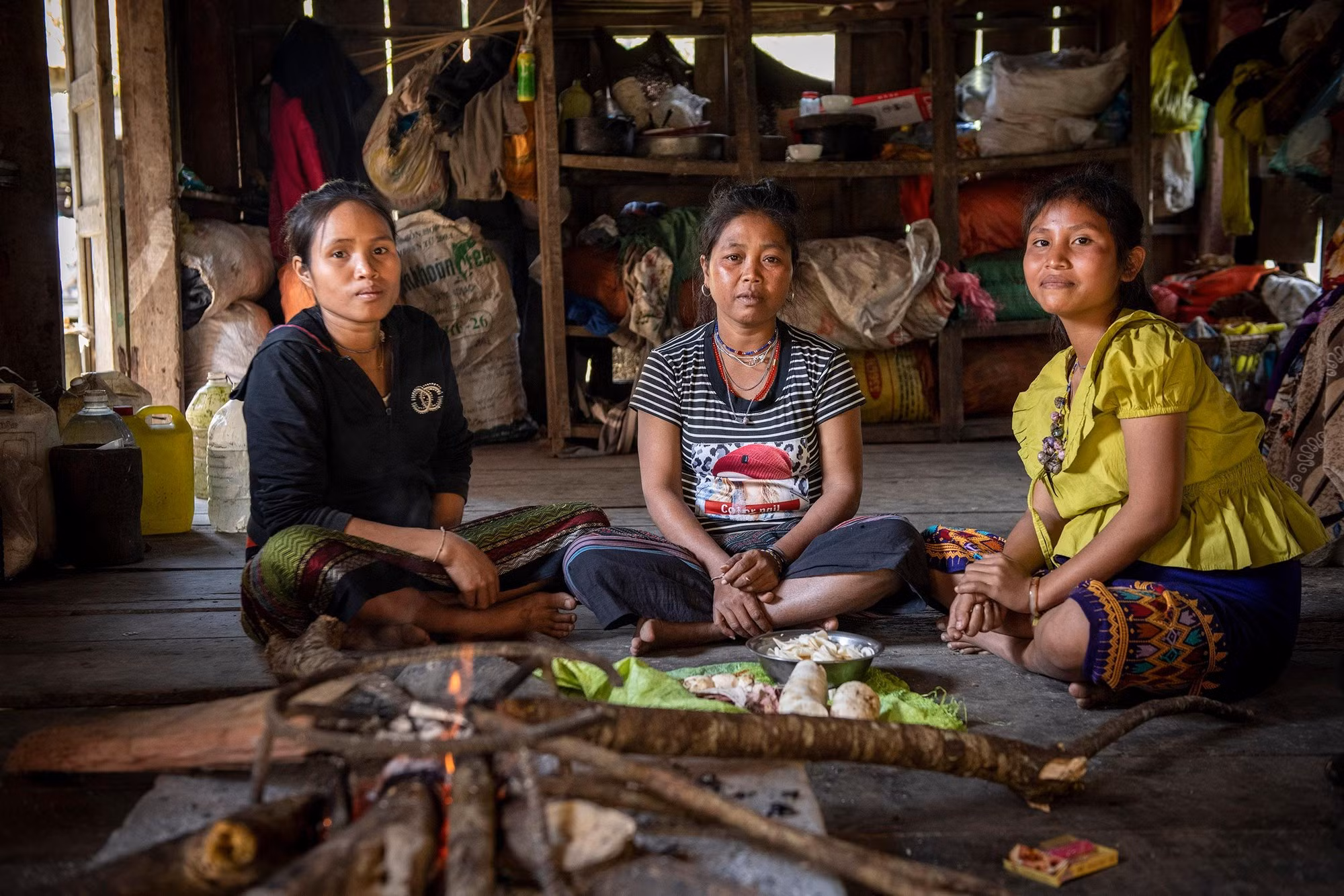 哲族人的家庭主要是一个小家庭，由两代父母和孩子组成。（图片来源：成达 摄）
