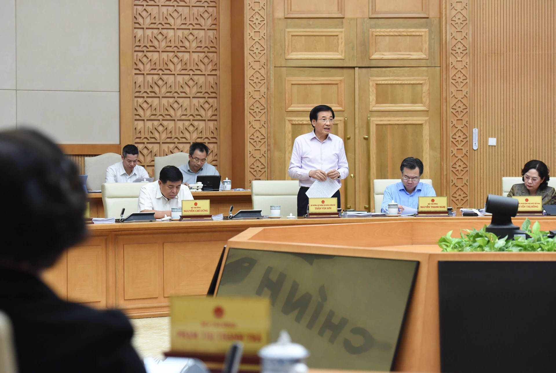 政府办公厅主任陈文山部长发表讲话。