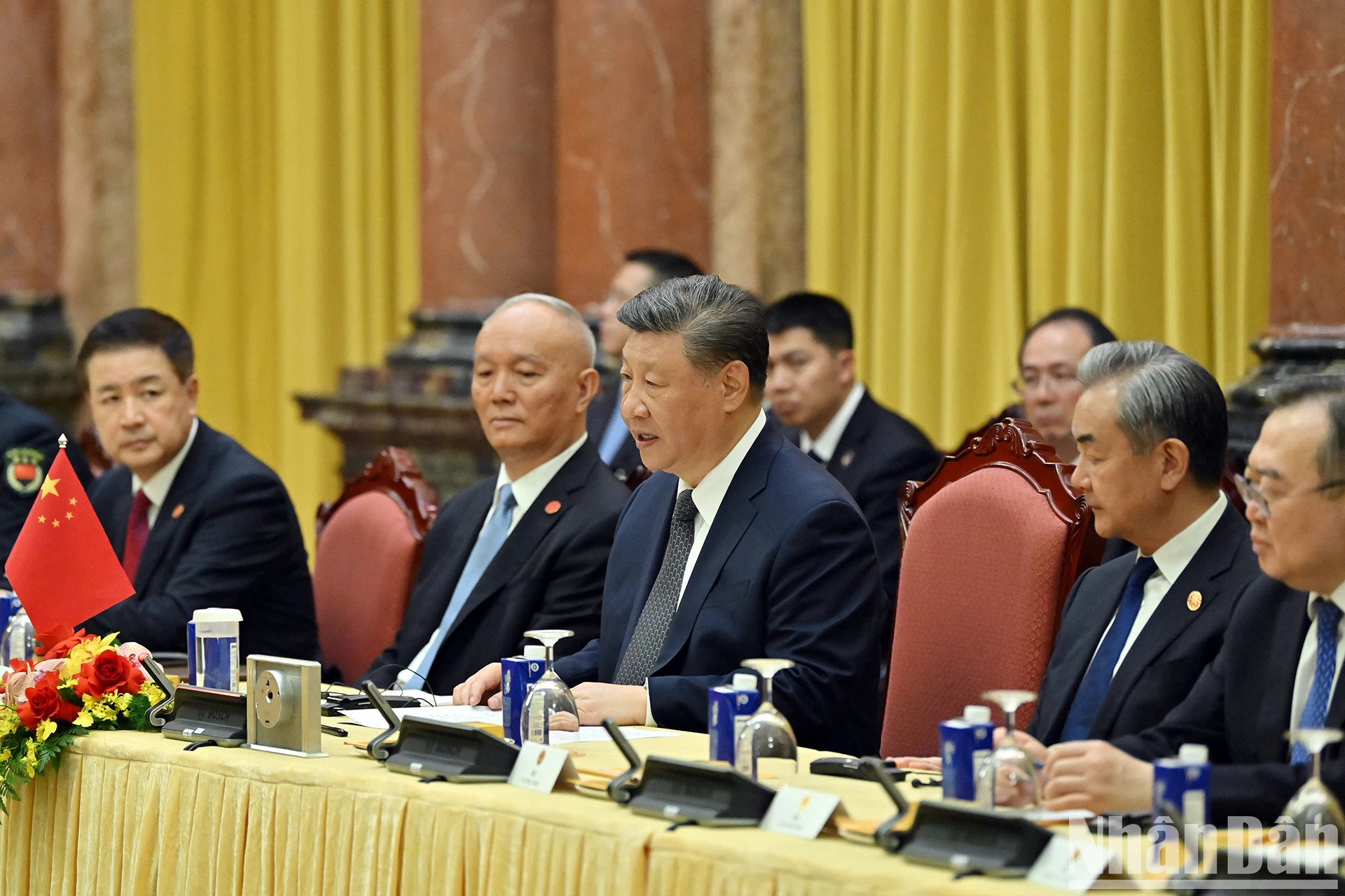 中共中央总书记、中国国家主席习近平在会谈中发表讲话。