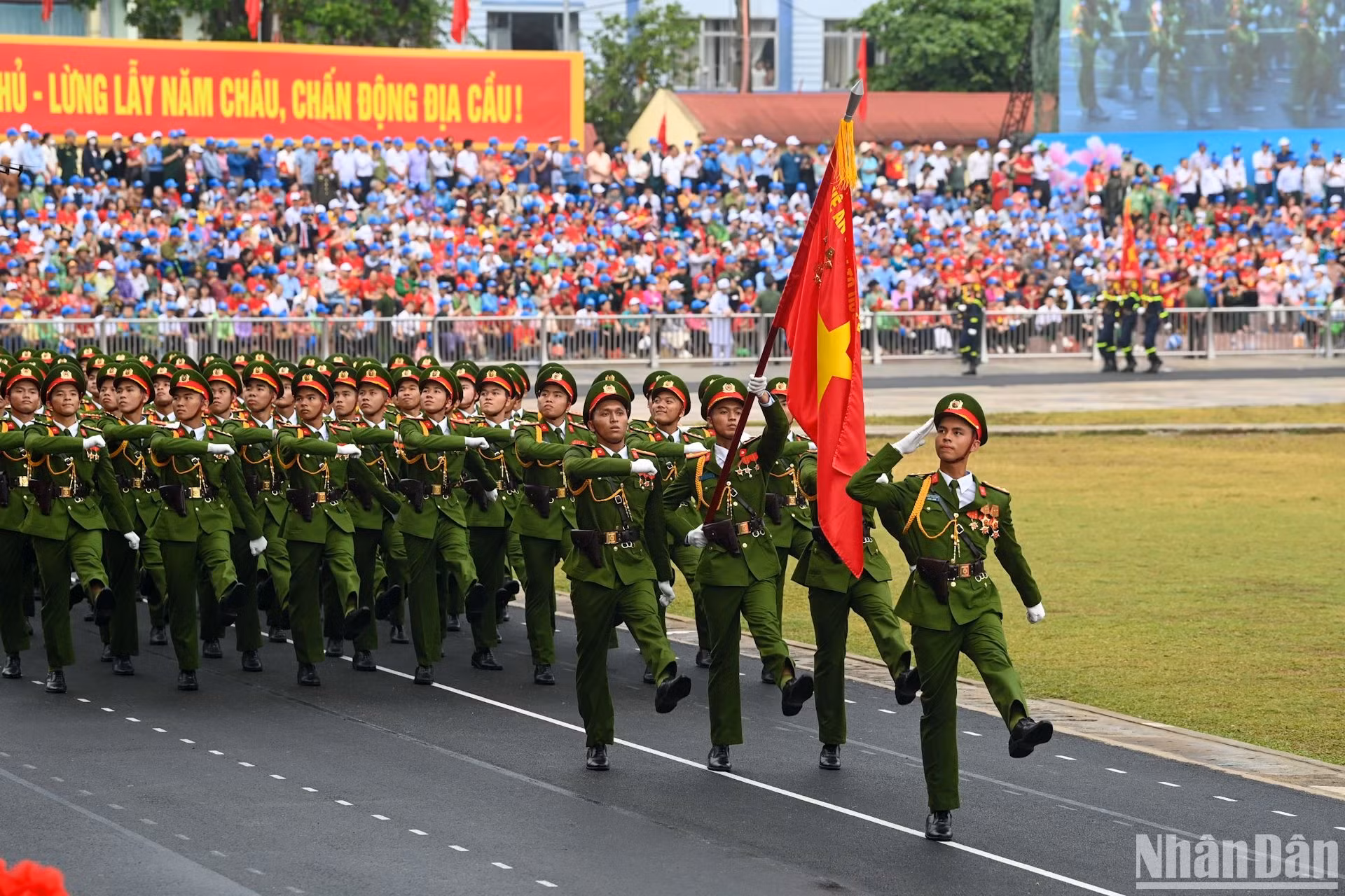 越南人民警察。