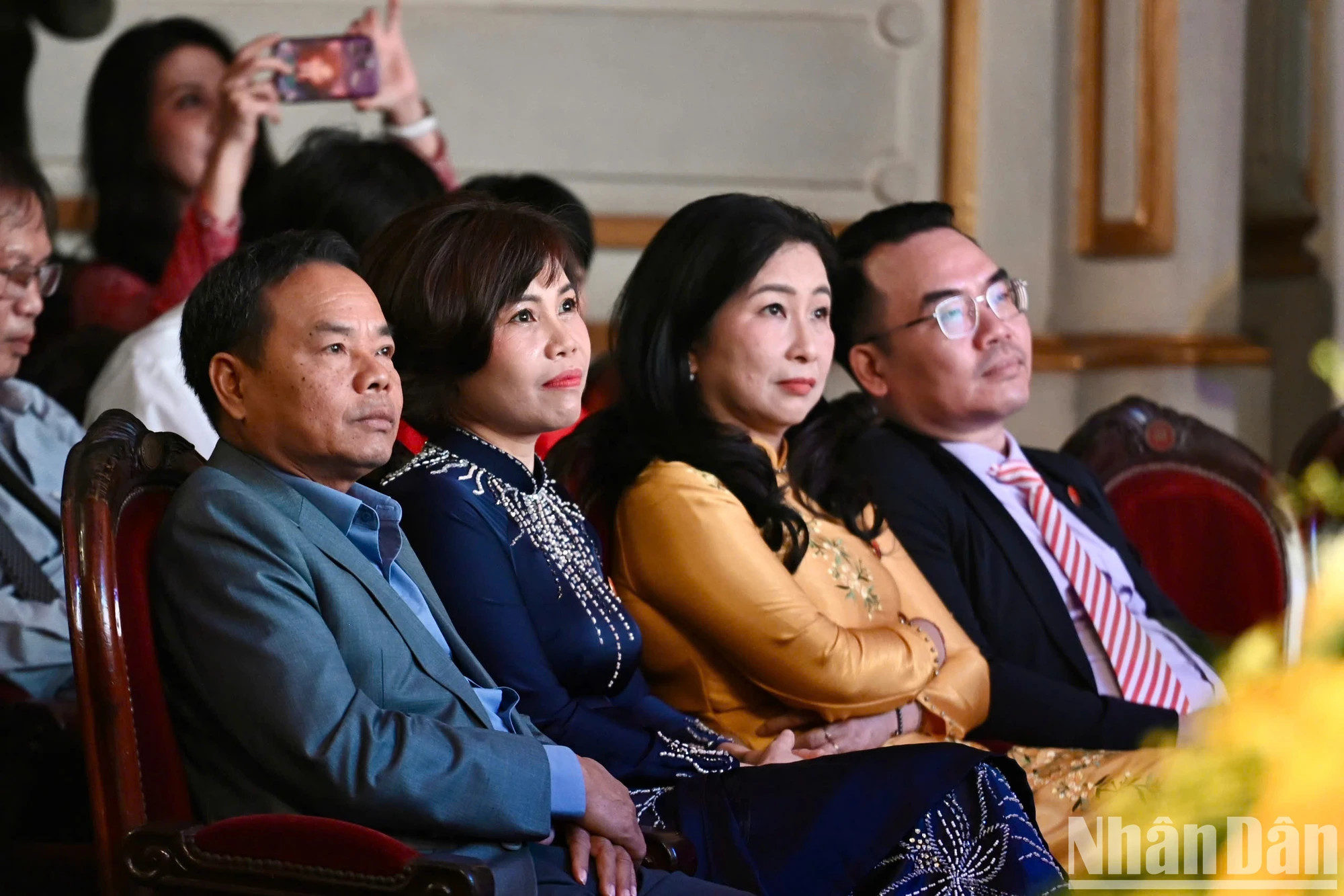 与会代表。 与会代表。