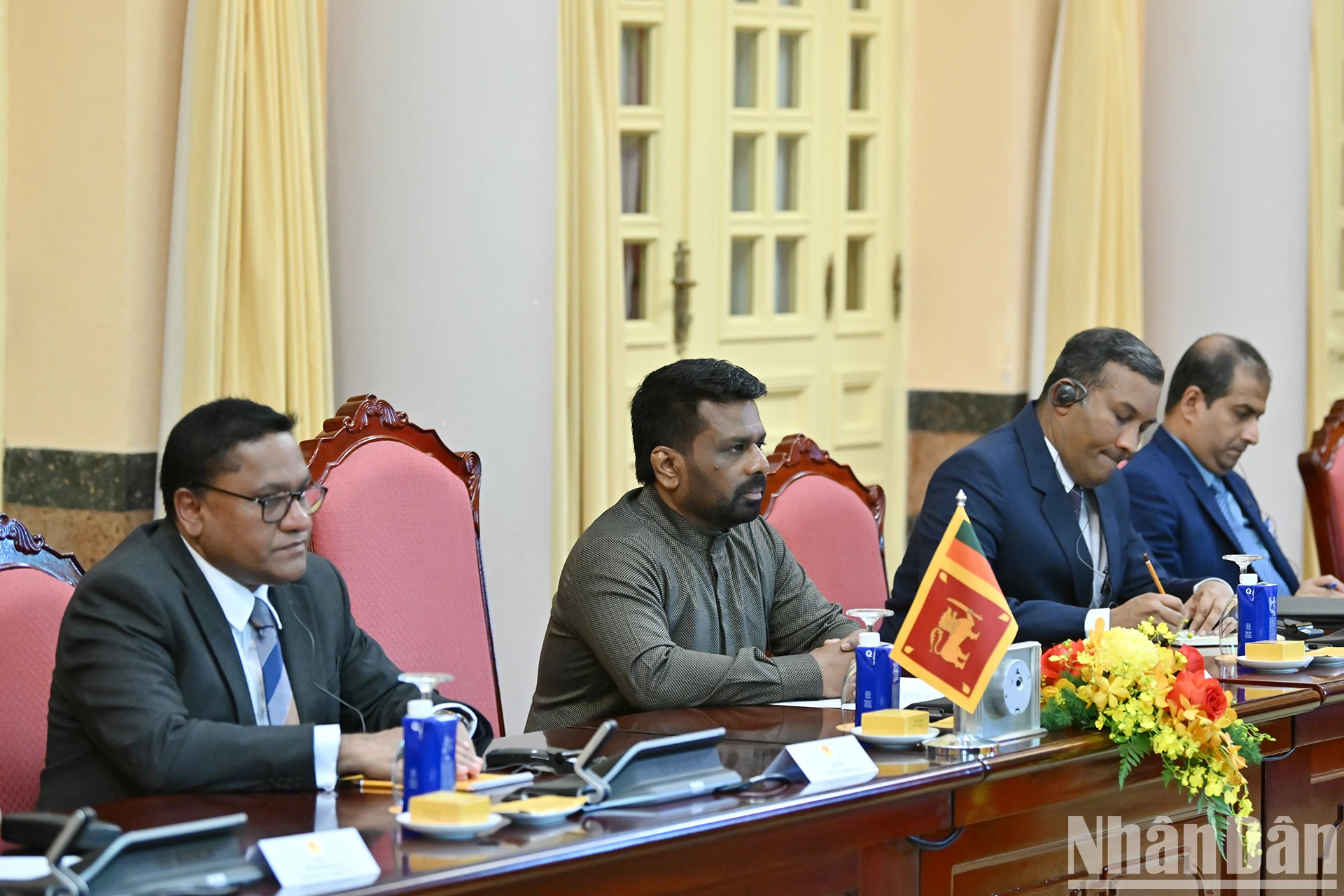 斯里兰卡总统阿努拉·库马拉·迪萨纳亚克在会谈中发表讲话。 斯里兰卡总统阿努拉·库马拉·迪萨纳亚克在会谈中发表讲话。