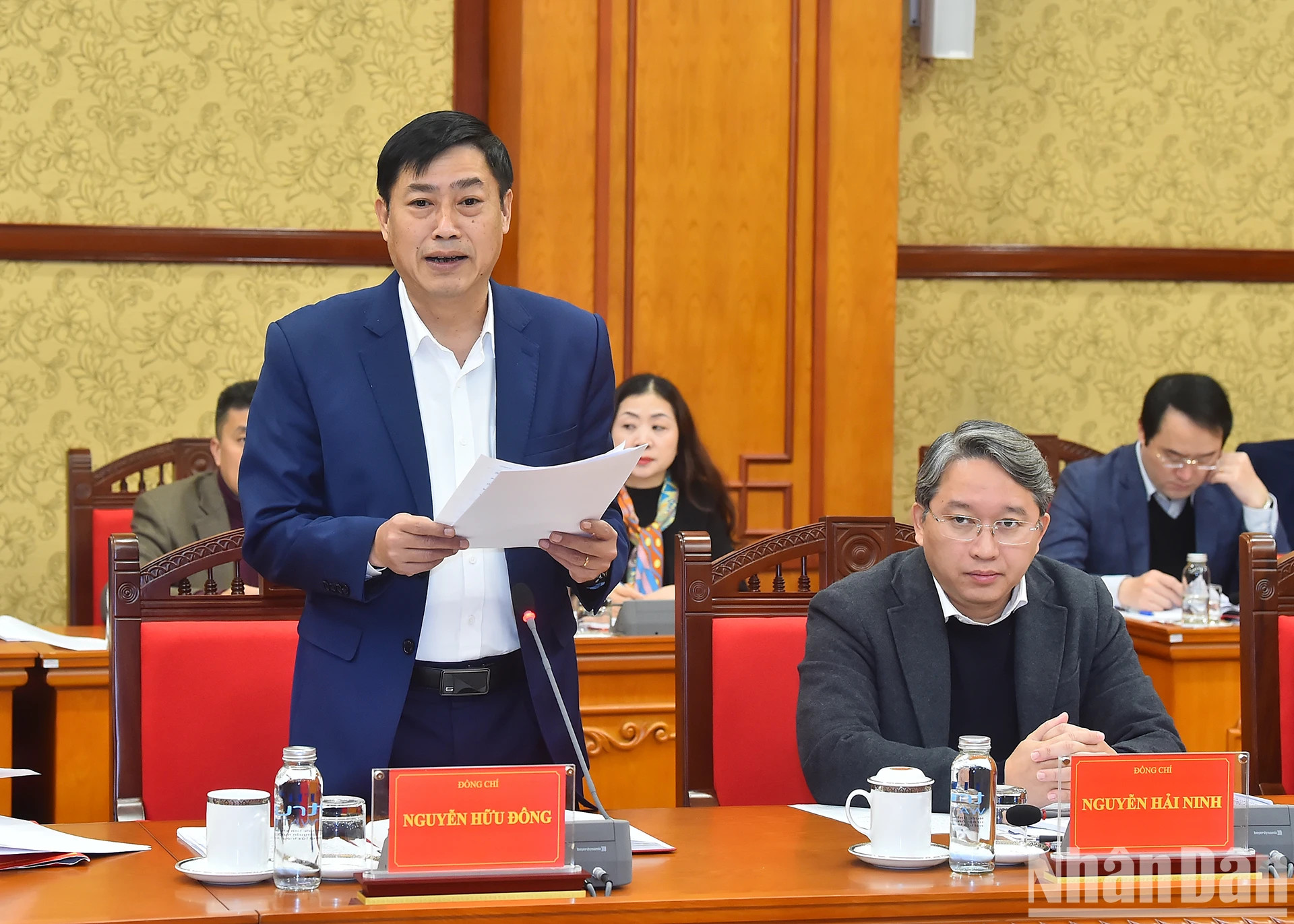 越共中央内政部副部长阮友东发表讲话。 越共中央内政部副部长阮友东发表讲话。