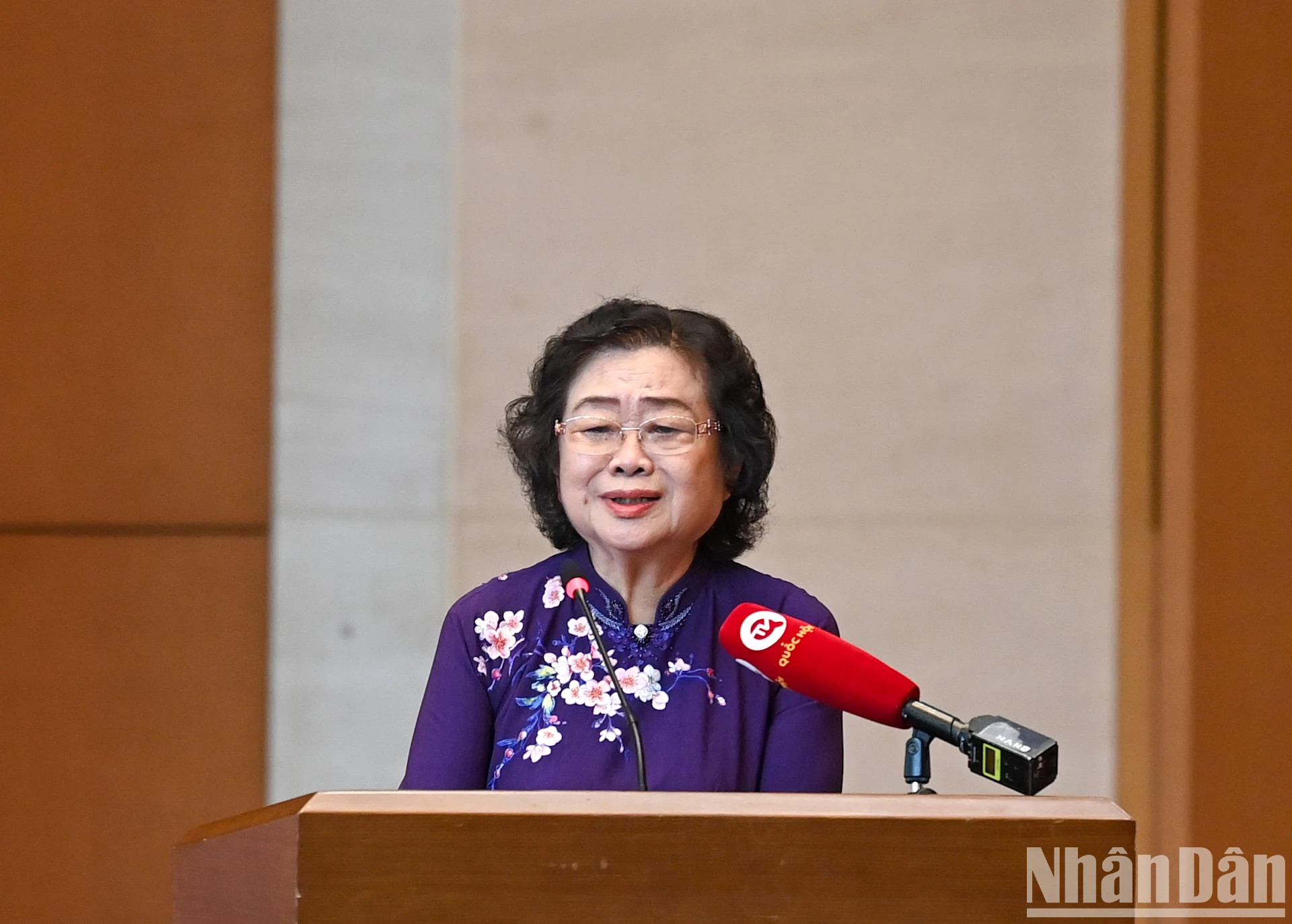 原国家副主席、武阿丁助学基金会主席张美花发表讲话。