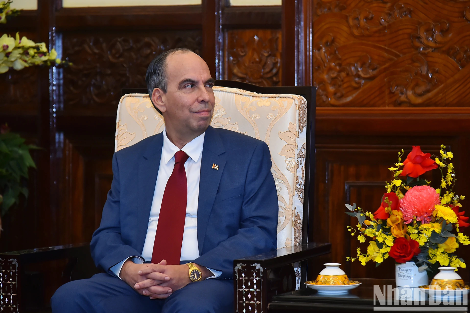 古巴驻越南大使罗赫里奥•波兰科•富恩特斯在会见中发表讲话。