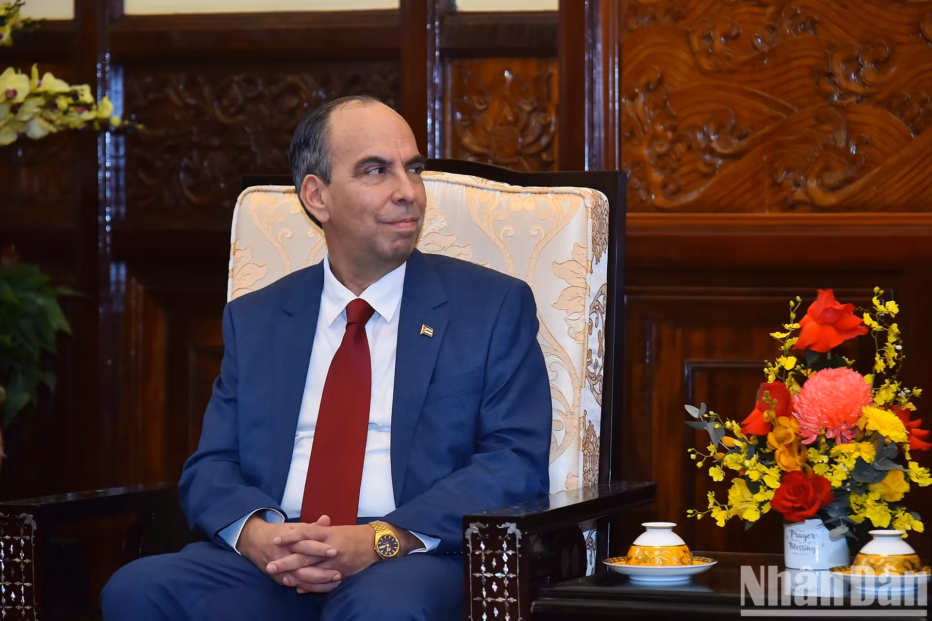 古巴驻越南大使罗赫里奥•波兰科•富恩特斯在会见中发表讲话。