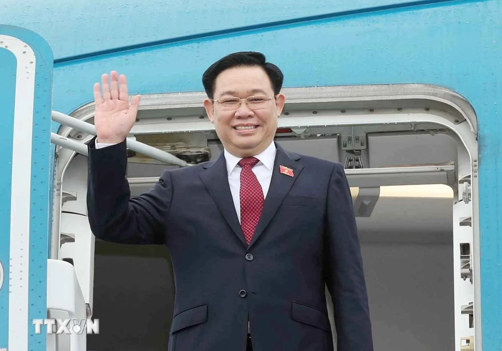 越南国会主席王廷惠启程对中国进行正式访问。(图片来源:越通社) 越南国会主席王廷惠启程对中国进行正式访问。(图片来源:越通社)