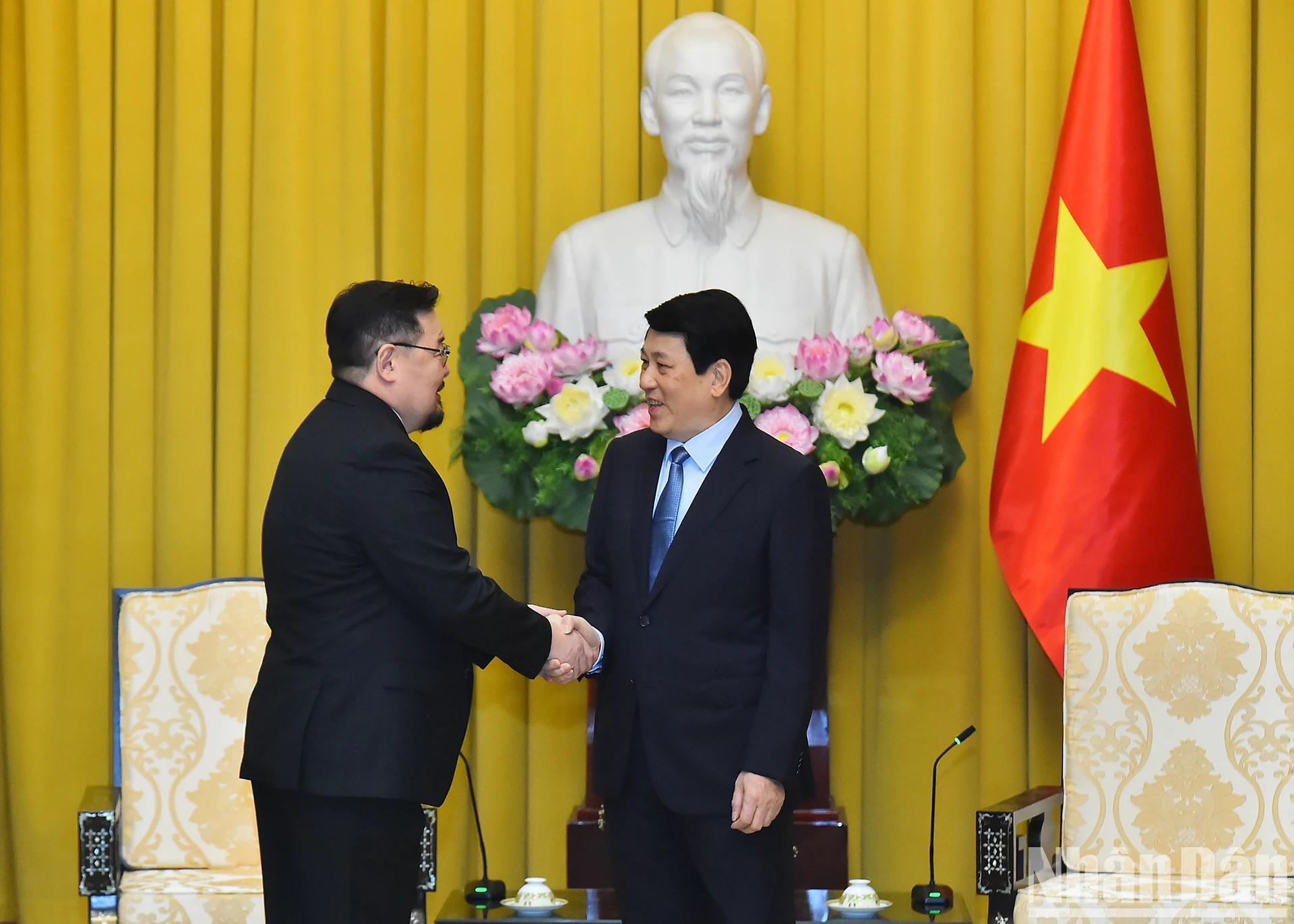 越南国家主席梁强会见蒙古国总统办公厅主任【组图】
