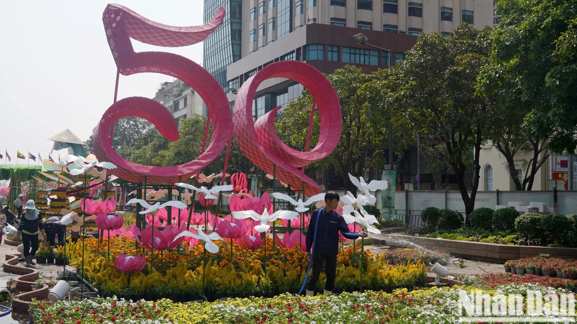 该项目使用了大量不同品种的鲜花。 该项目使用了大量不同品种的鲜花。