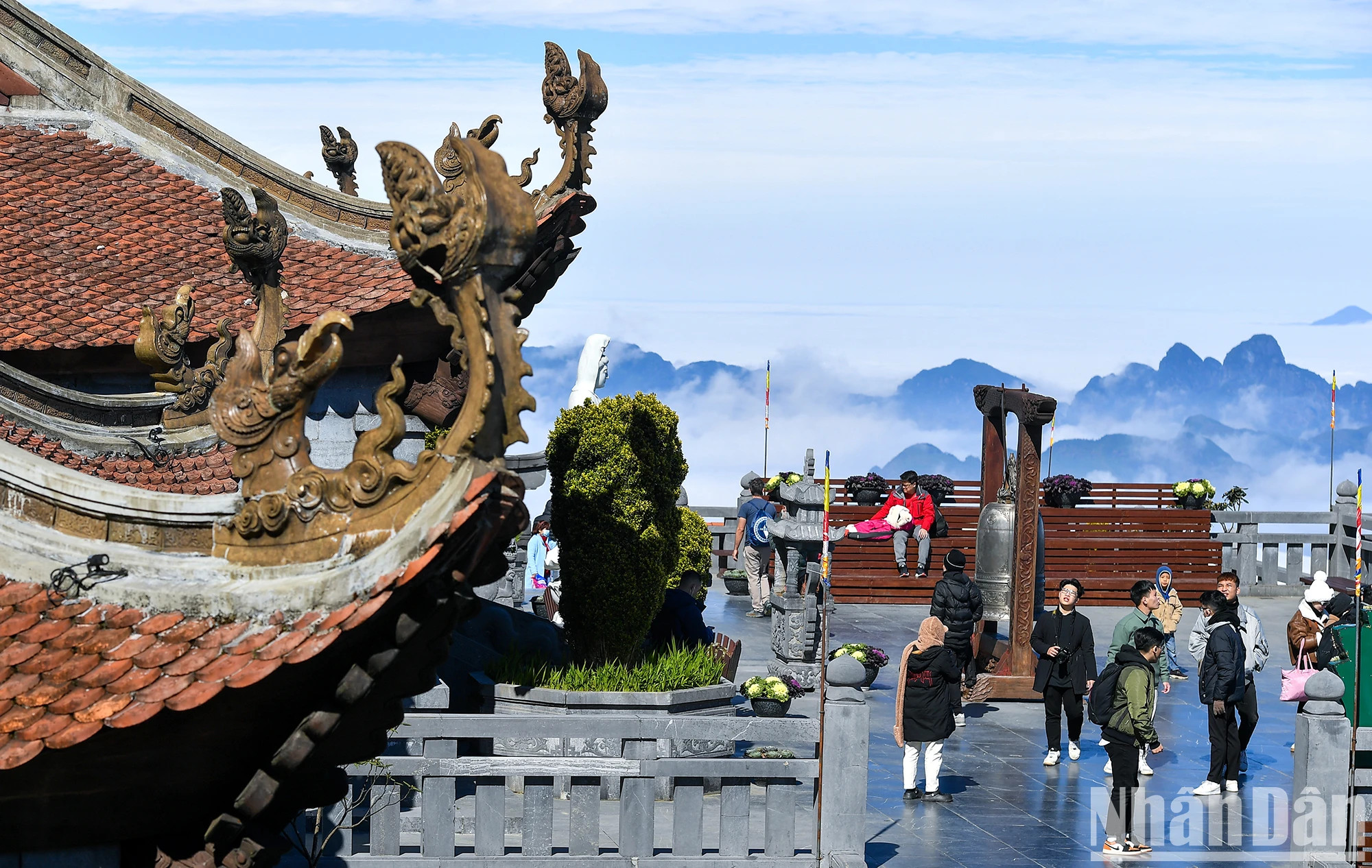 越南人有一句谚语“每个人都有一座属于自己的番西邦峰”,来比喻每个人一生中最大的梦想。 越南人有一句谚语“每个人都有一座属于自己的番西邦峰”,来比喻每个人一生中最大的梦想。