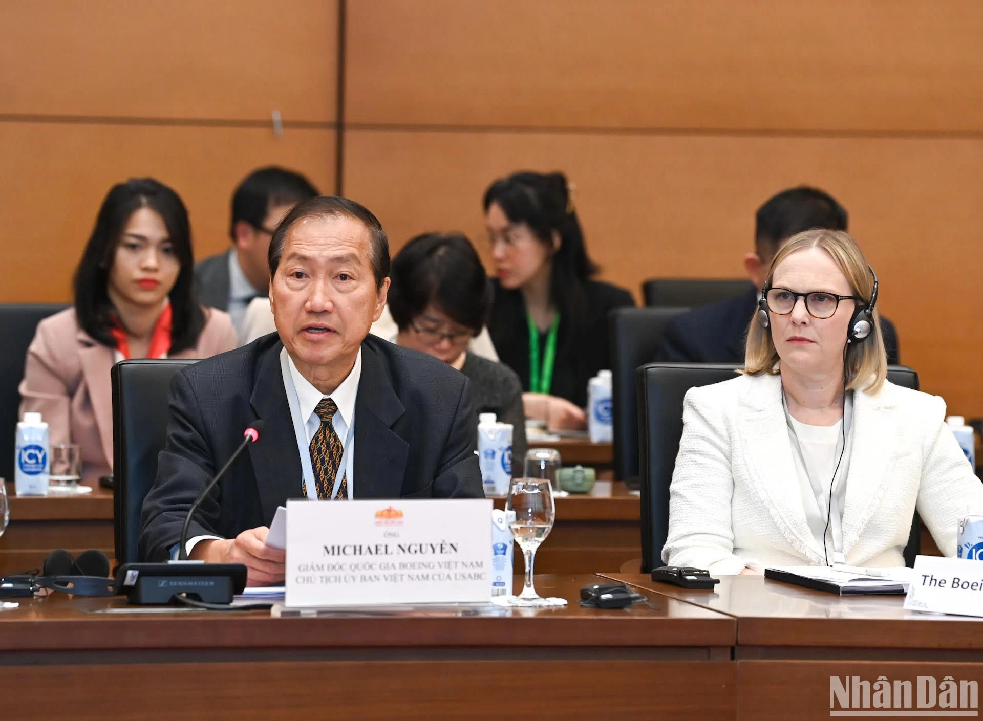 波音（越南）公司董事迈克尔·阮在会上发言。