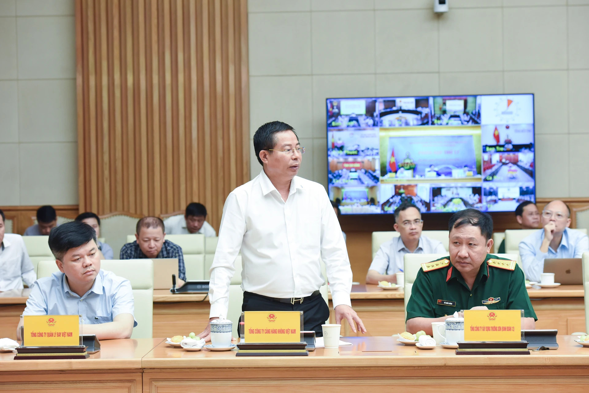 越南航空港副总经理陈英宇发表讲话。