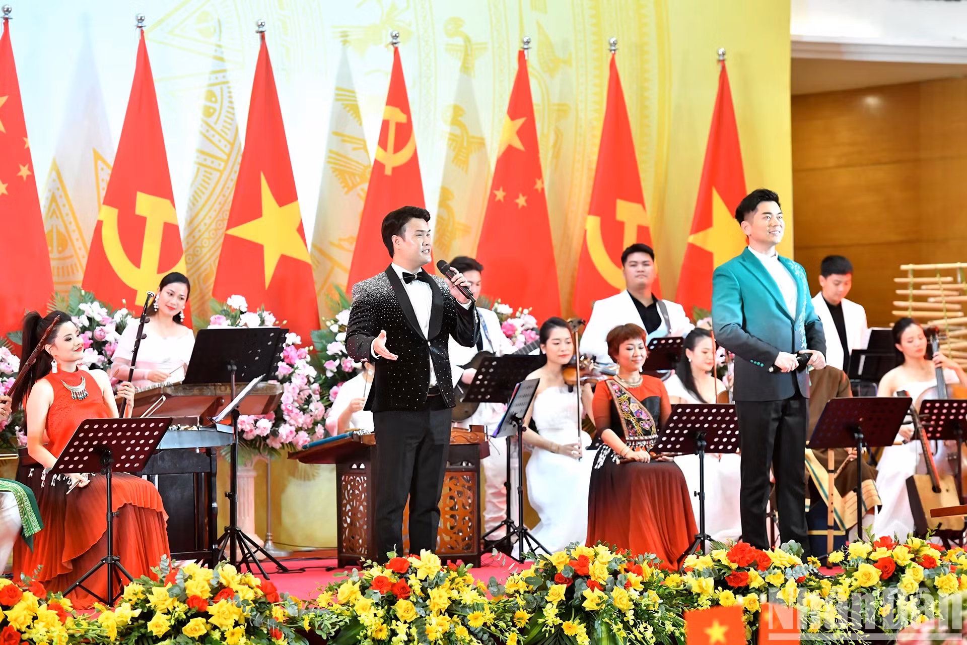 宴会上的文艺表演节目。