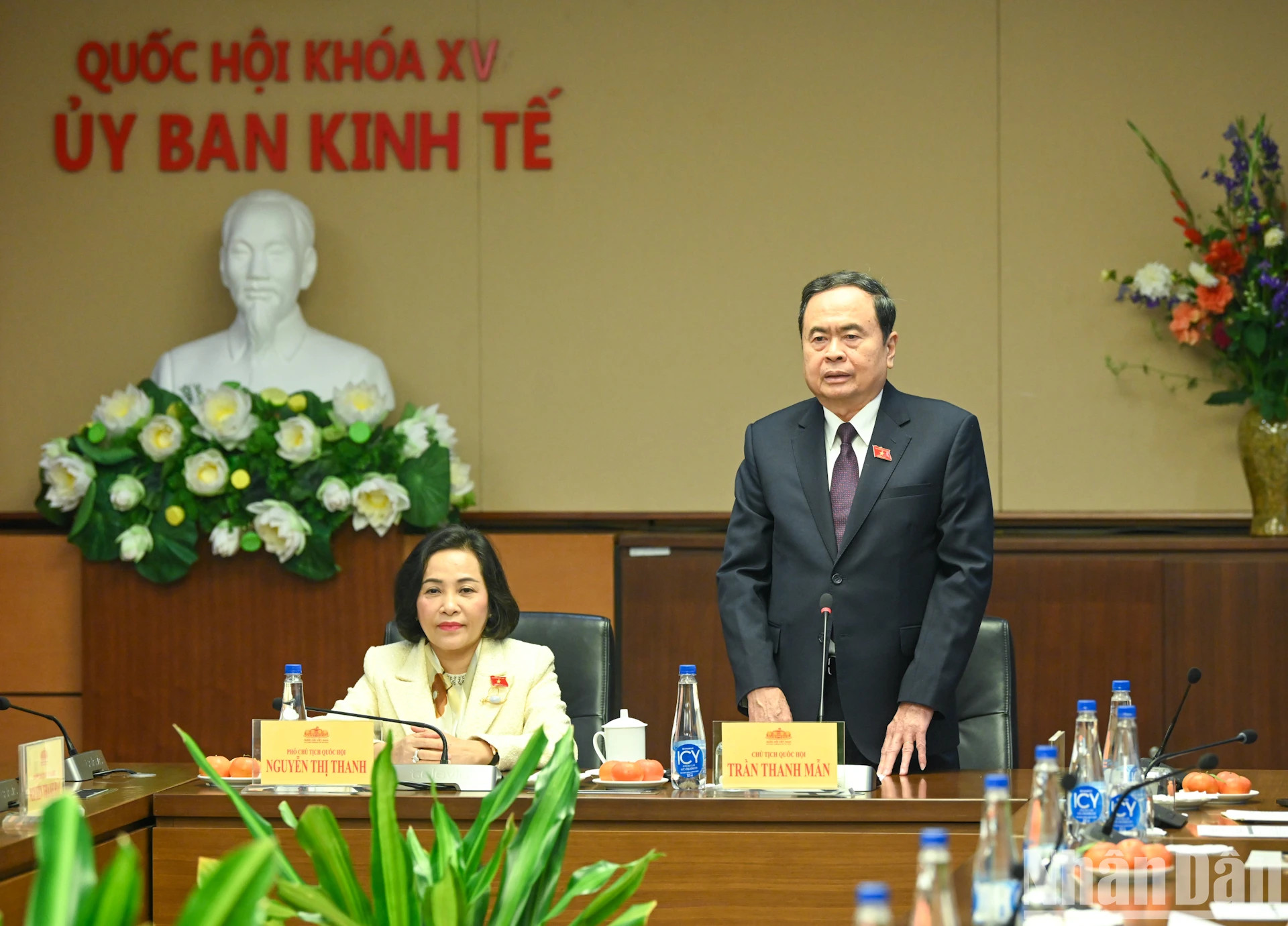 国会主席陈青敏发表讲话。 国会主席陈青敏发表讲话。
