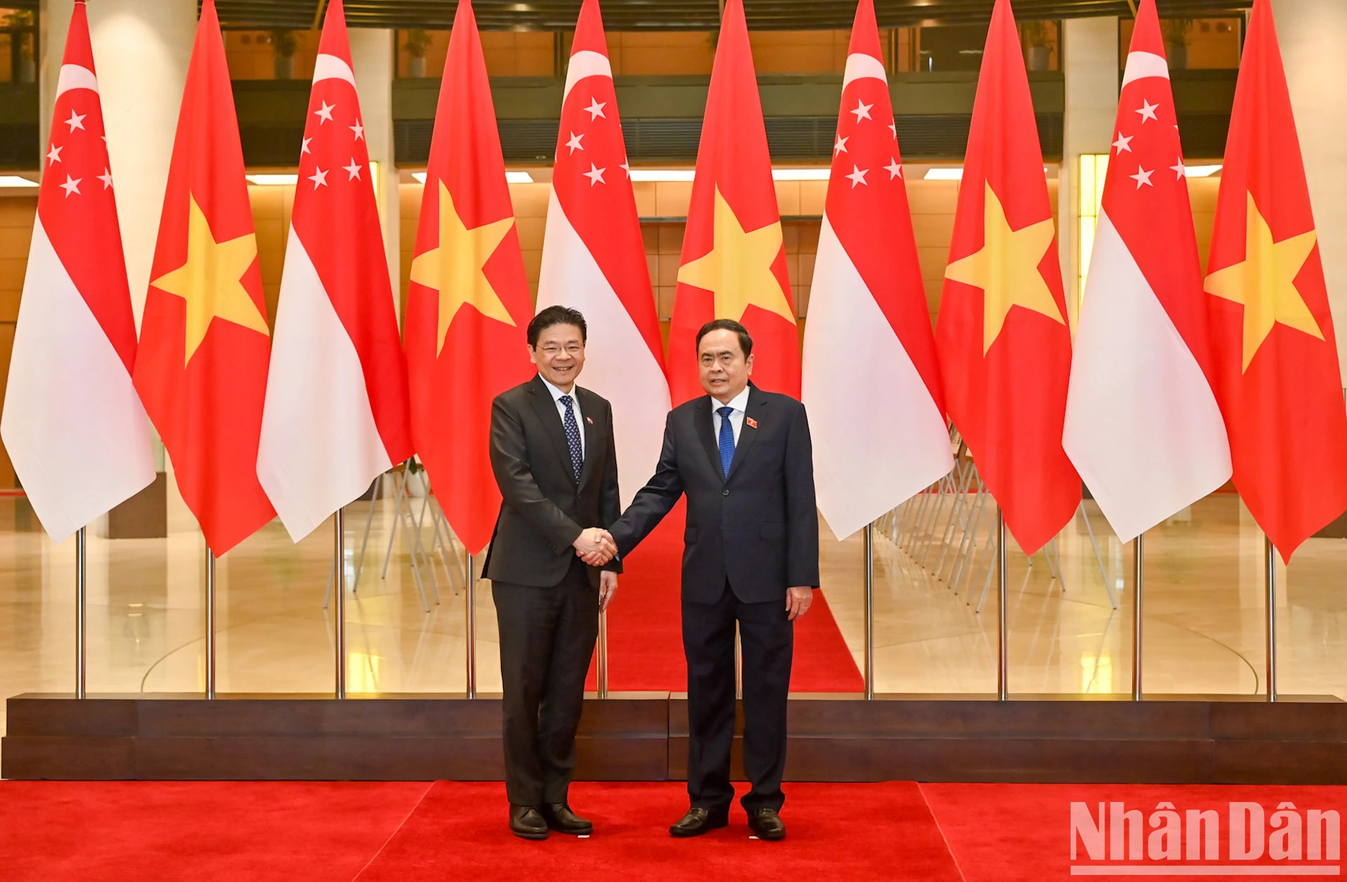 越南国会主席陈青敏和新加坡总理黄循财。 越南国会主席陈青敏和新加坡总理黄循财。