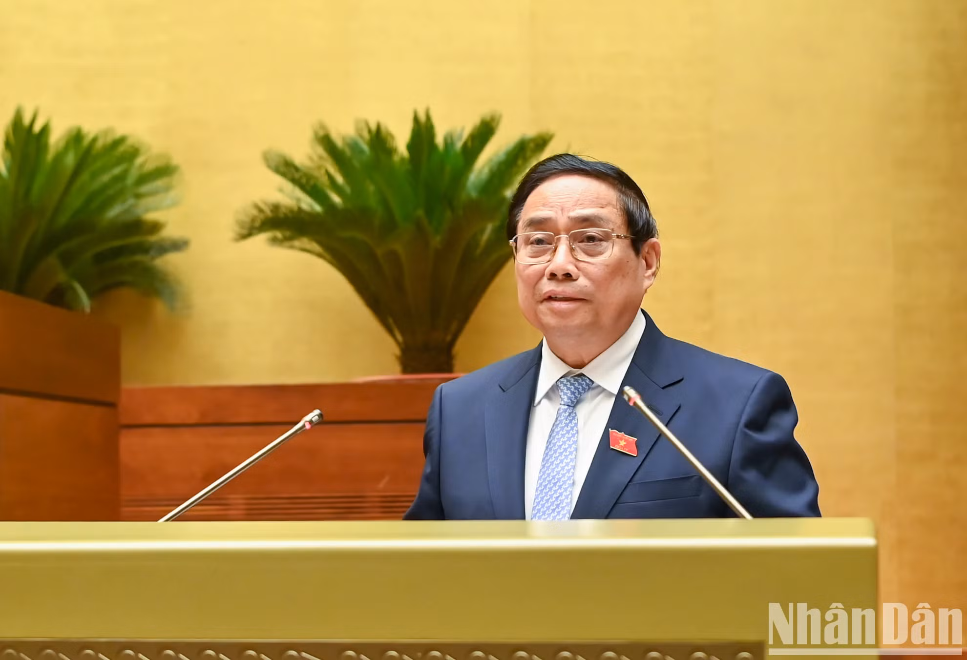 越南政府总理范明正发表讲话。