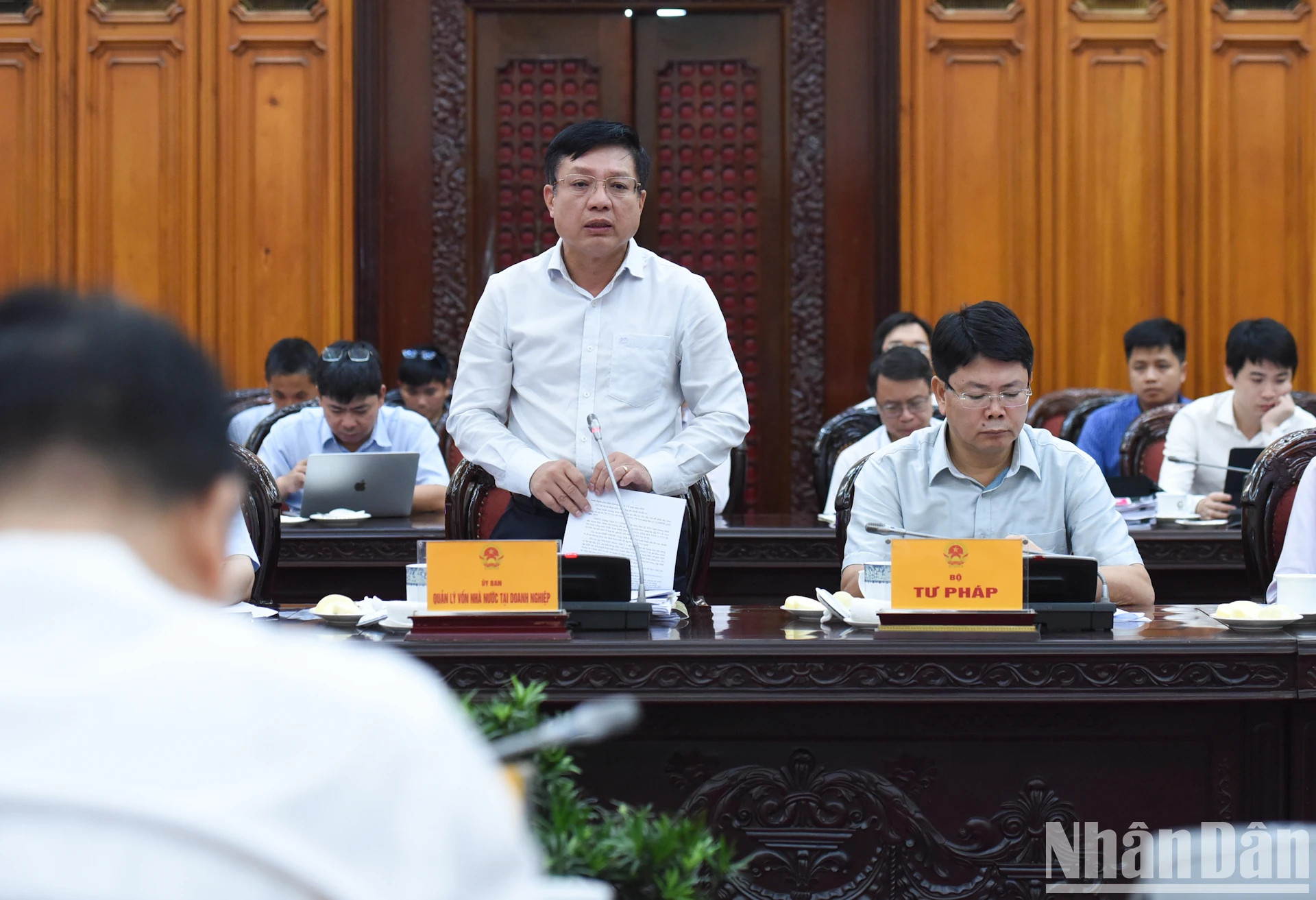 越南企业国家资产管理委员会代表发表讲话。 越南企业国家资产管理委员会代表发表讲话。