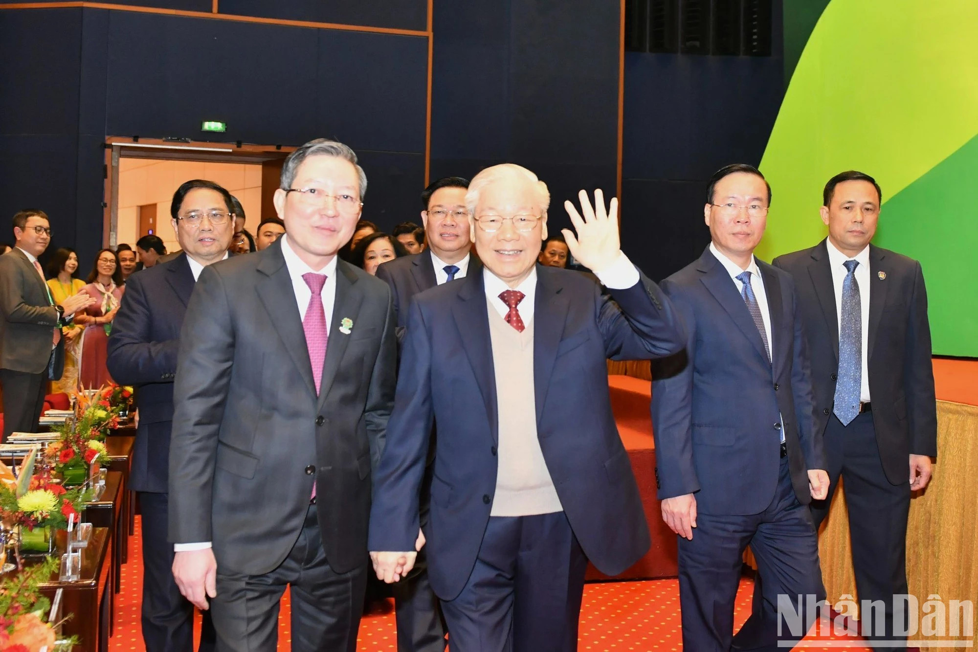 阮富仲总书记和党、国家领导人出席大会。 阮富仲总书记和党、国家领导人出席大会。