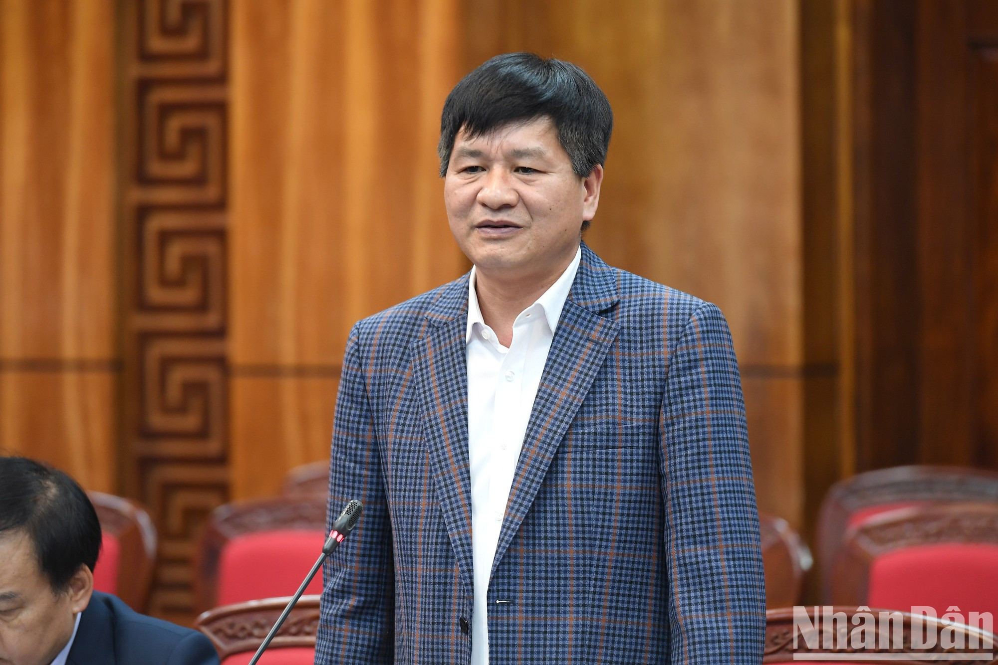 《人民报》社工作组与奠边省省委举行工作会议【组图】 ảnh 4 《人民报》社工作组与奠边省省委举行工作会议【组图】 ảnh 4