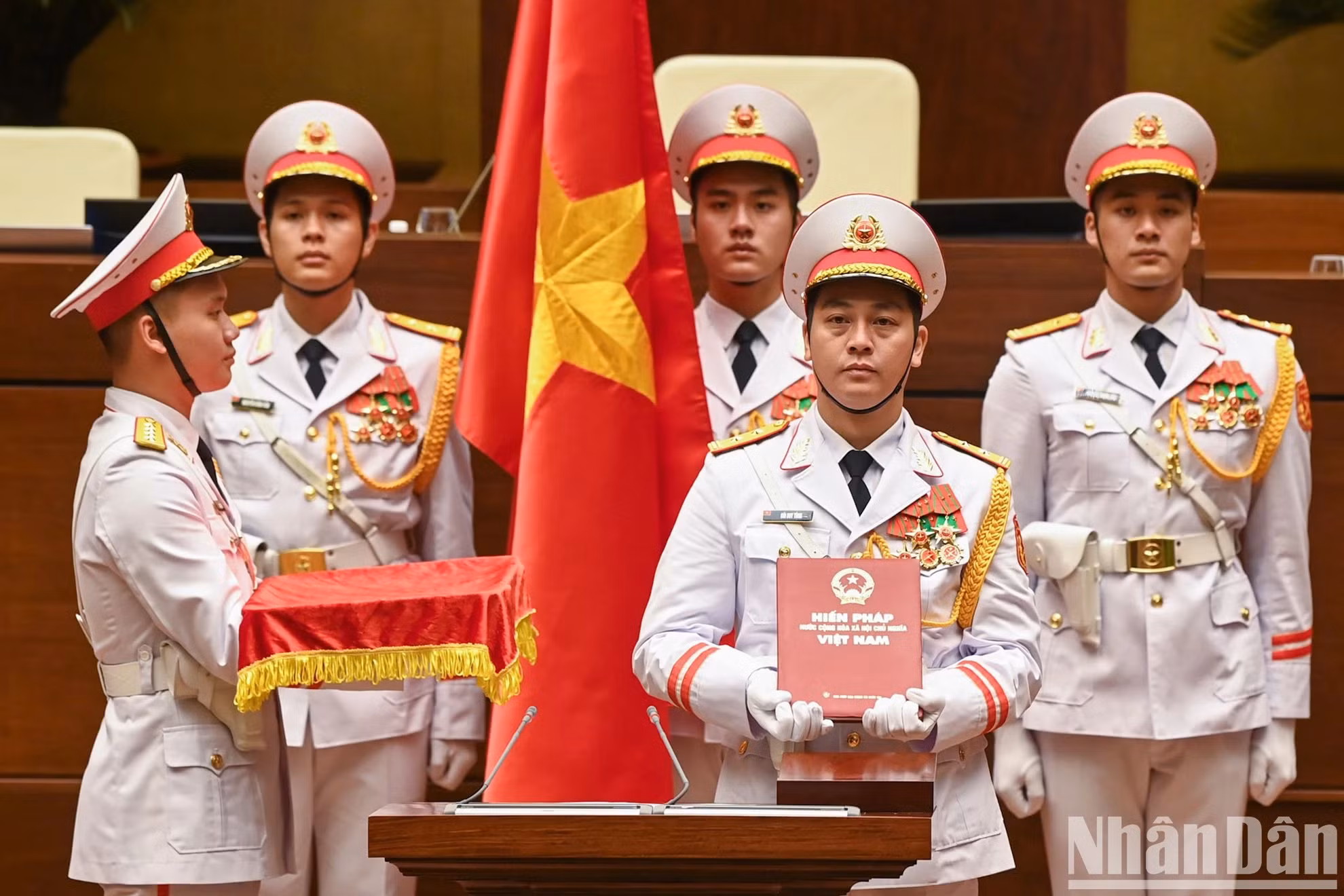 宣誓就职仪式得到精心准备。