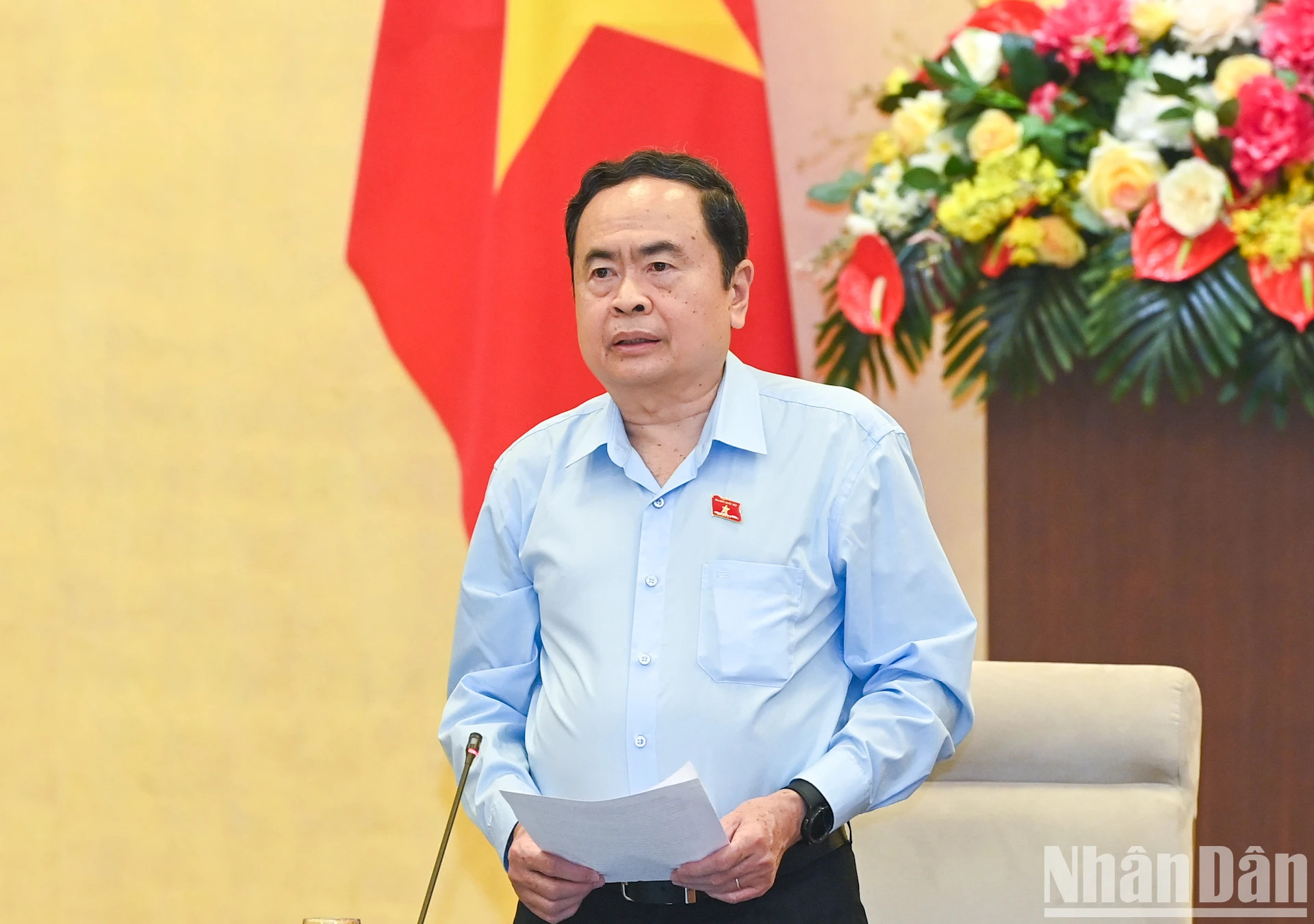 国会主席陈青敏发表讲话。