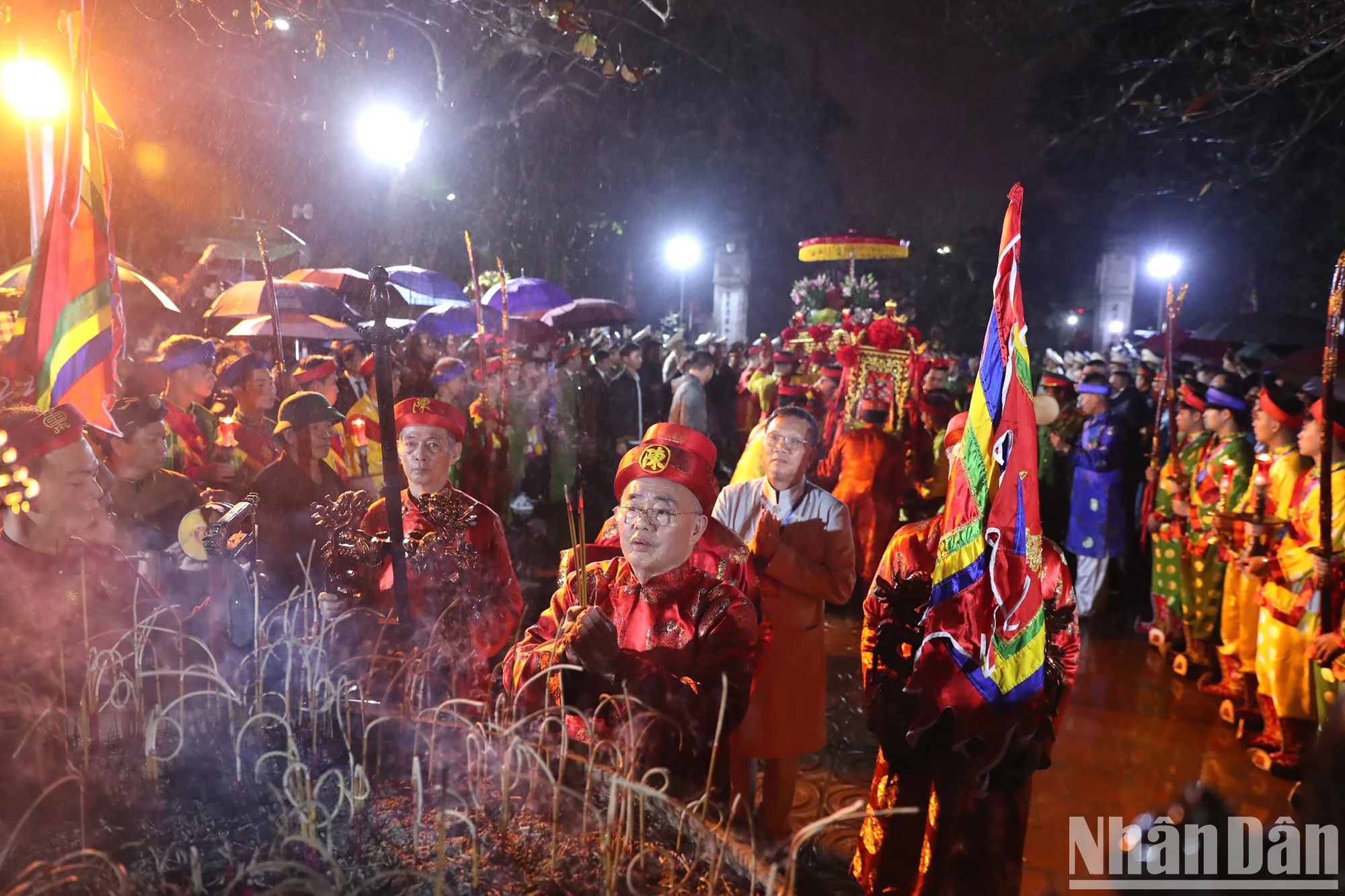 开印仪式按照传统仪式在庄严的气氛中隆重举行。 开印仪式按照传统仪式在庄严的气氛中隆重举行。