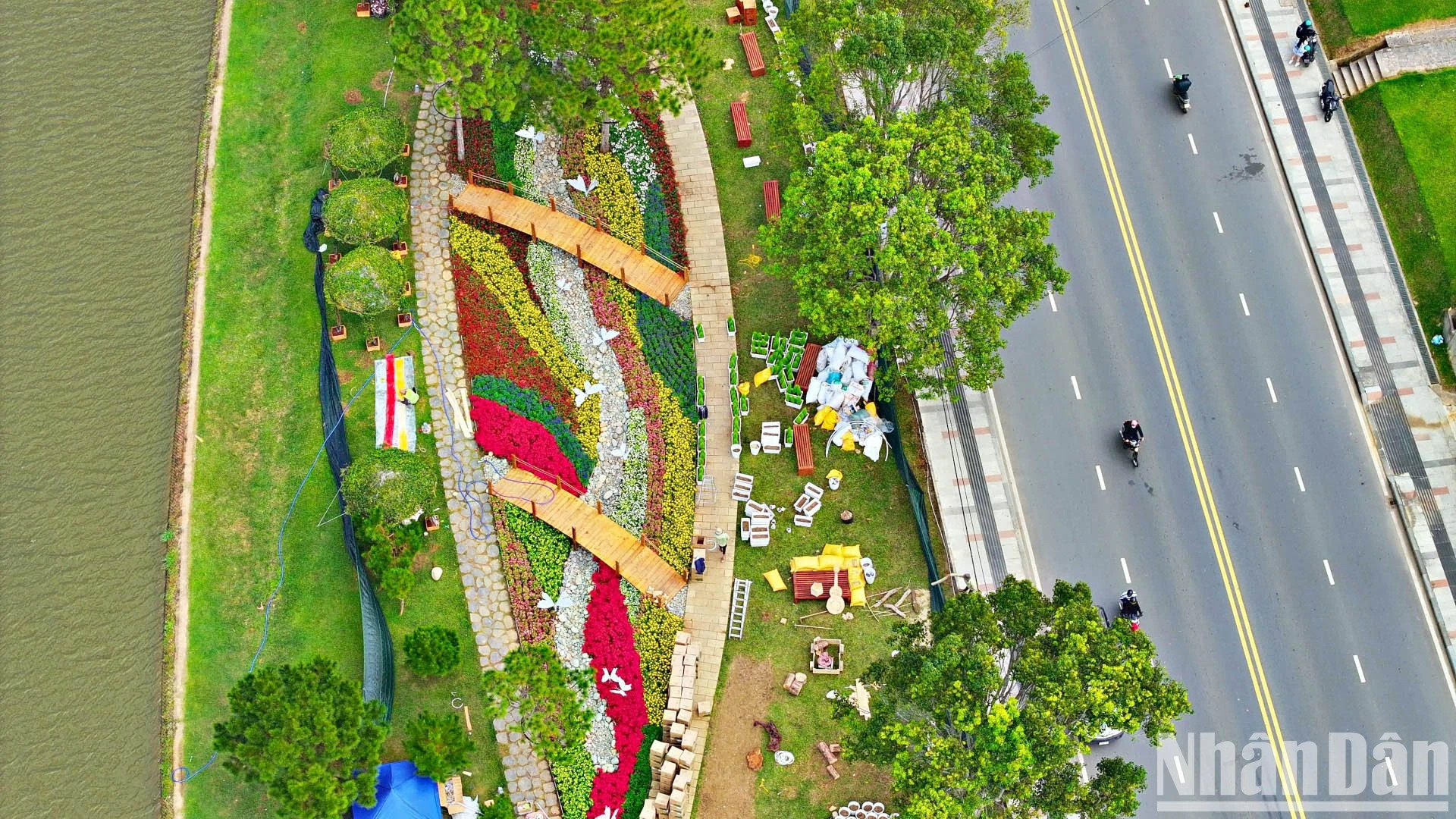 本次花卉节有望将为大叻民众和游客带来一场独特而魅力十足的“花卉盛宴”。 本次花卉节有望将为大叻民众和游客带来一场独特而魅力十足的“花卉盛宴”。