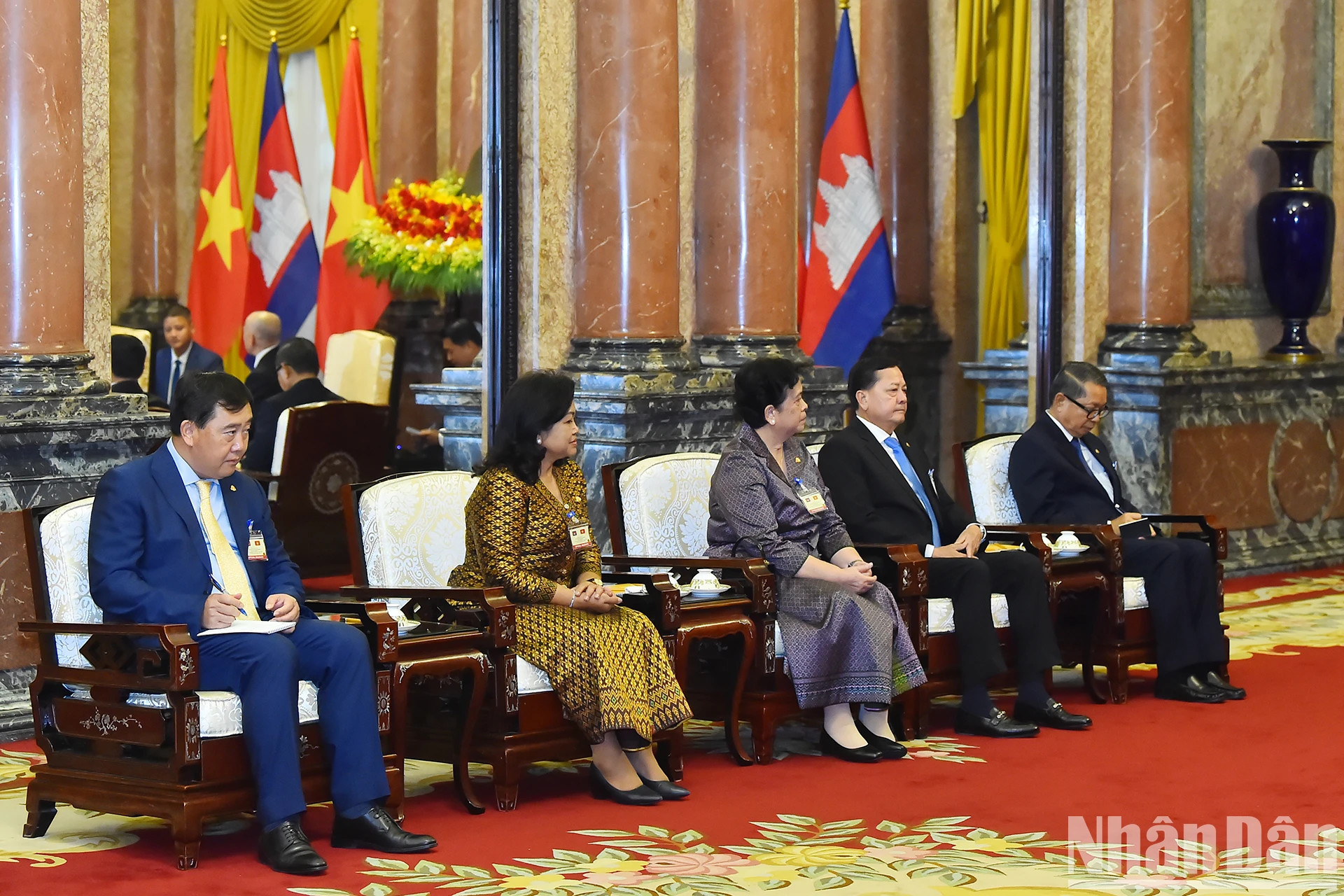 柬埔寨代表团出席会见。 柬埔寨代表团出席会见。