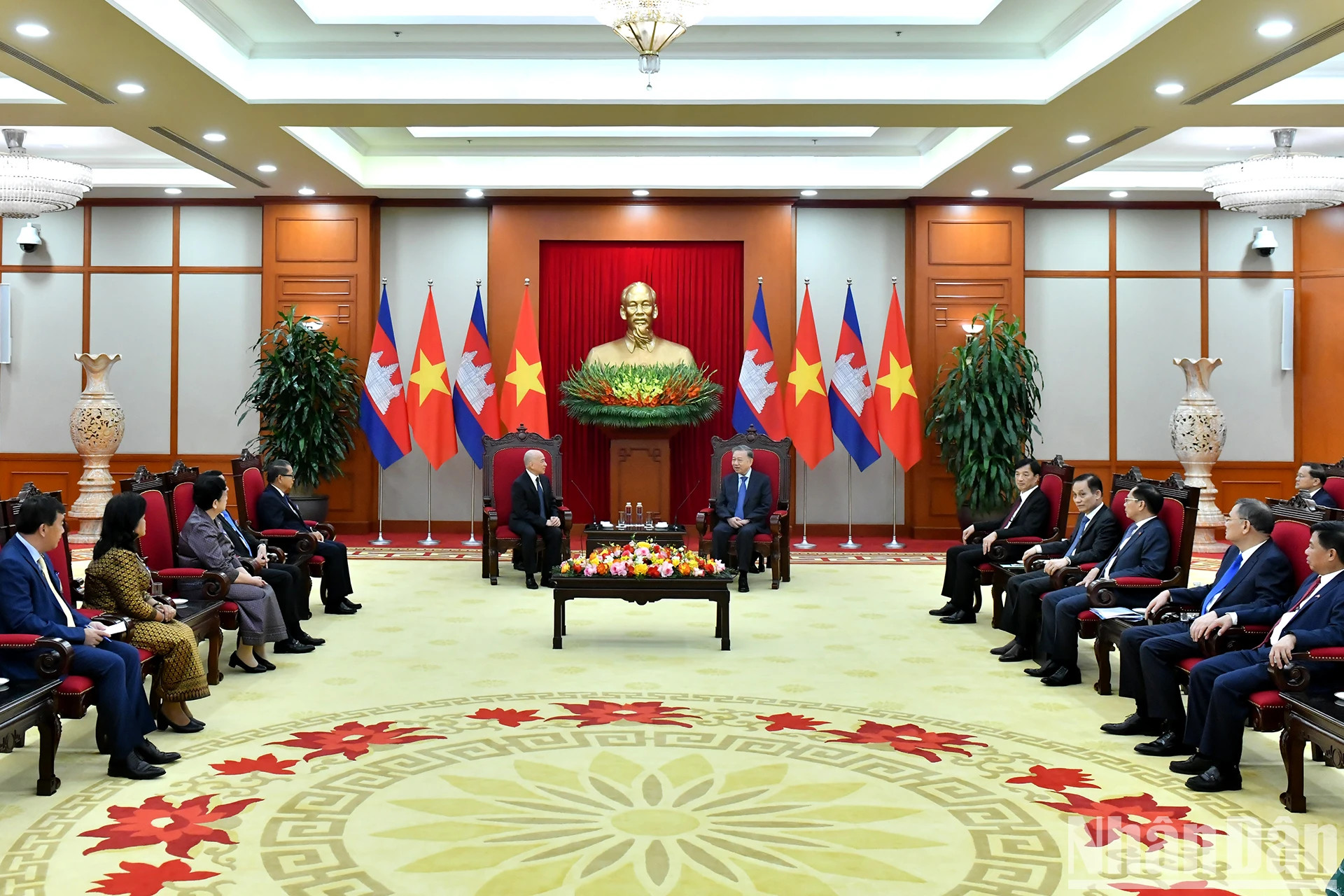 会见场景。 会见场景。