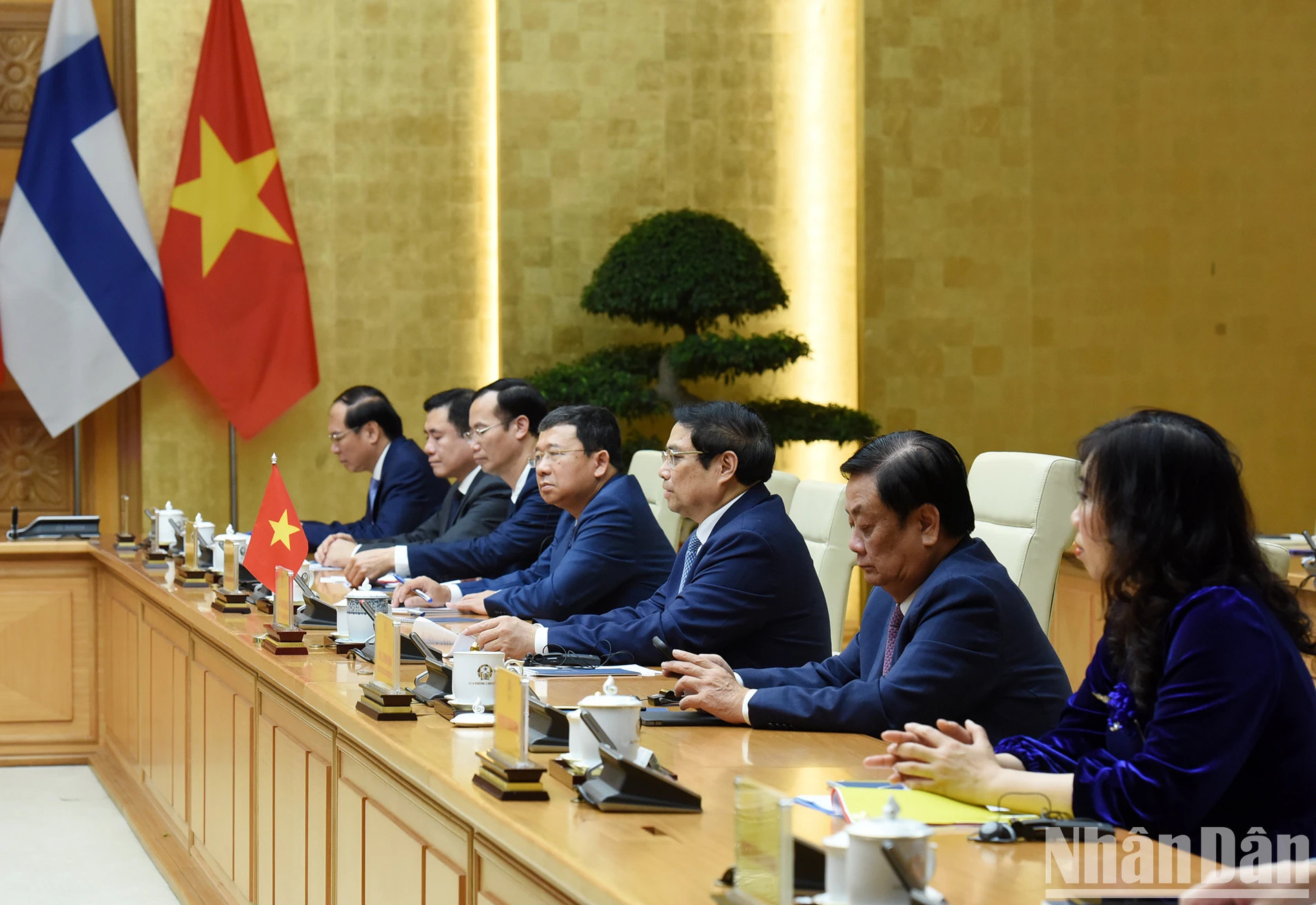 出席会见的越南代表团。 出席会见的越南代表团。